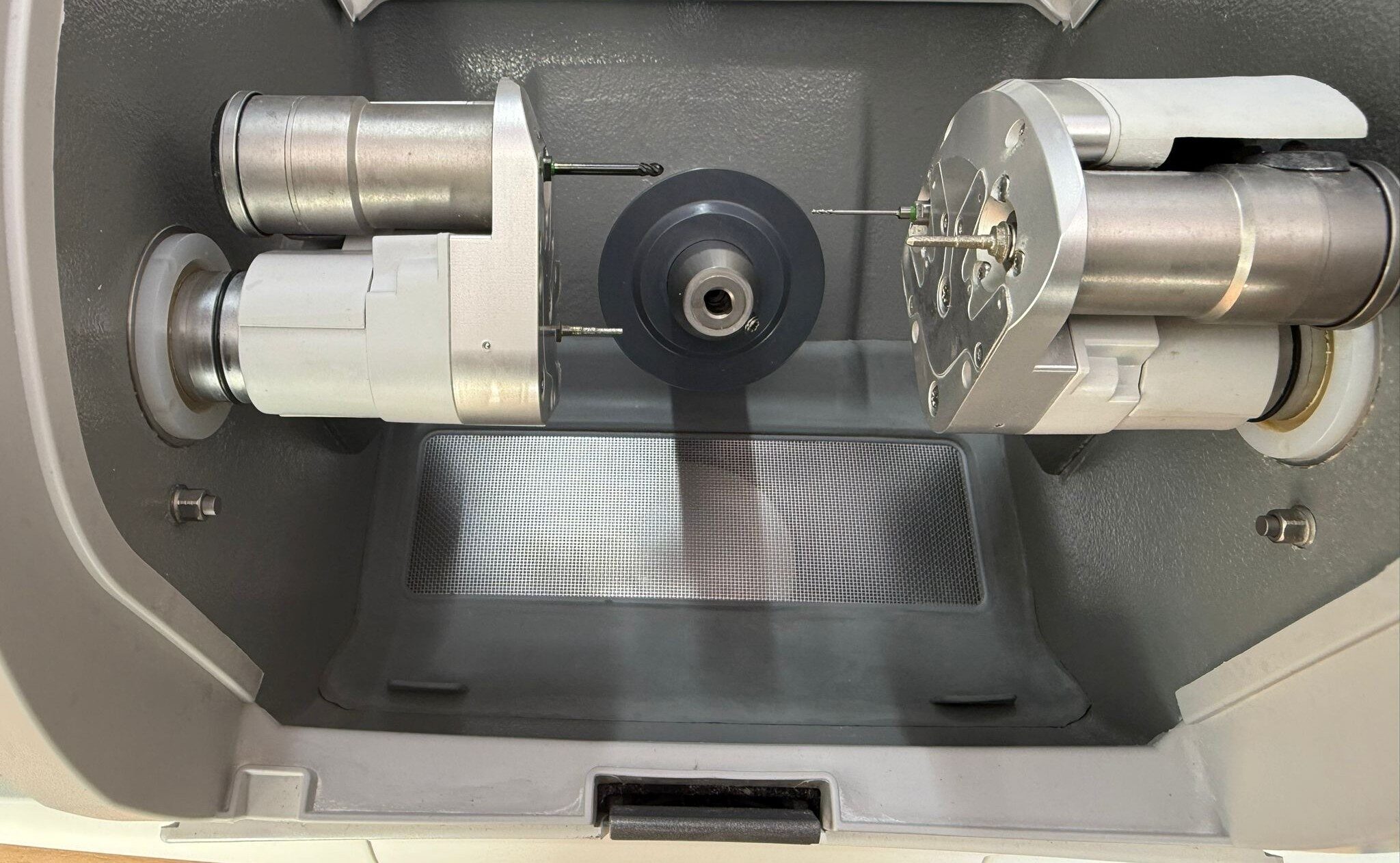 Sirona CEREC MC XL Premium Schleifeinheit mit Absaugung CAD/CAM Milling Machine | 342632