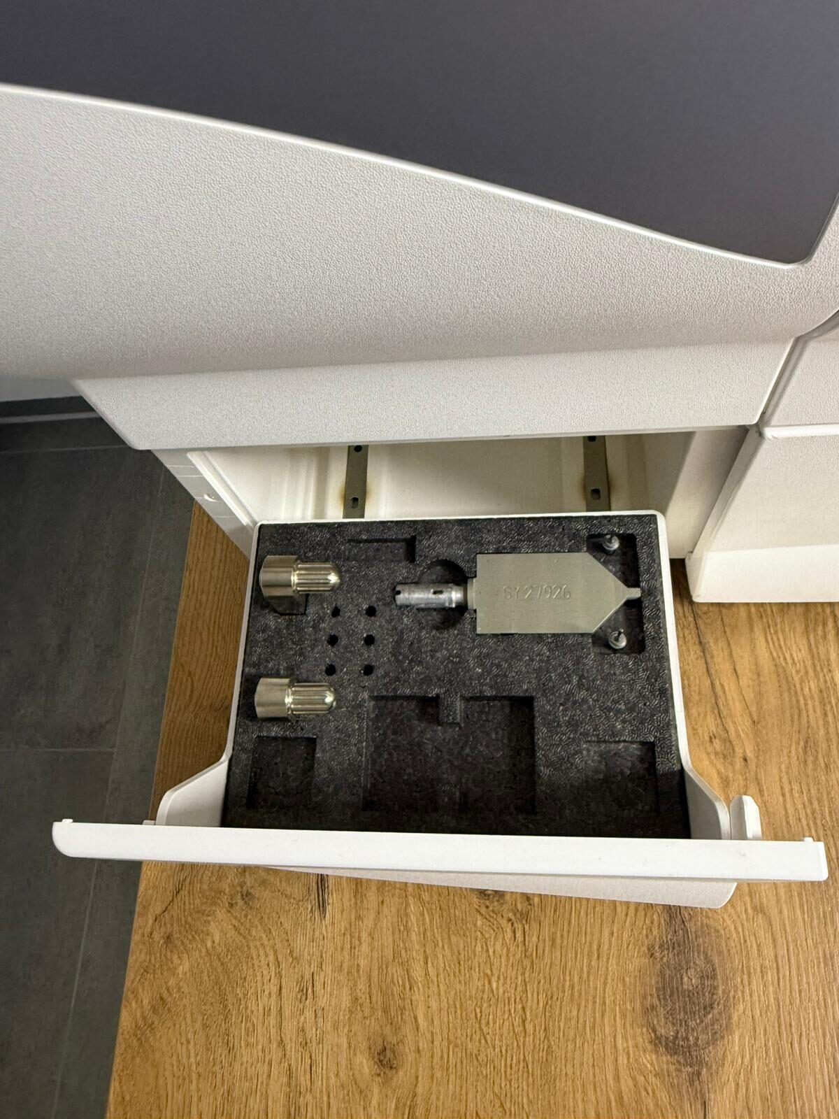 Sirona CEREC MC XL Premium Schleifeinheit mit Absaugung CAD/CAM Milling Machine | 342633