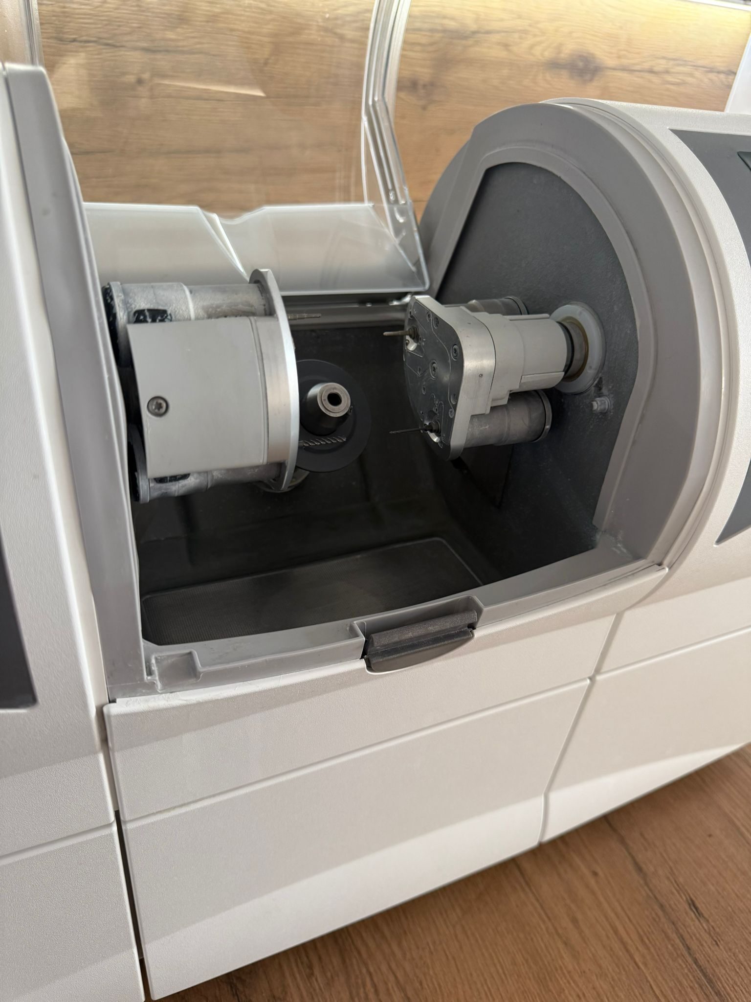 Sirona CEREC MC XL Premium Schleifeinheit / Vier Motoren / Milling Machine TOP! | 342652