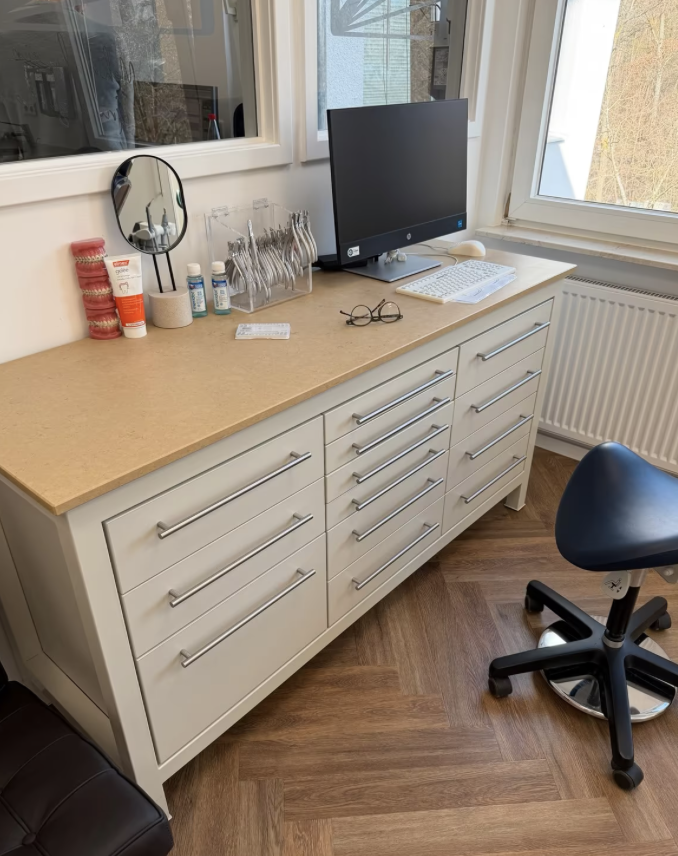 Dentale Behandlungszeilen Praxis Möbel *top Zustand* | 343555