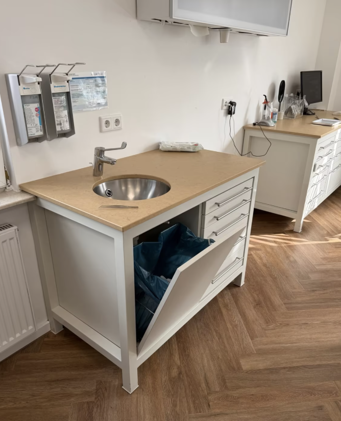 Dentale Behandlungszeilen Praxis Möbel *top Zustand* | 343553