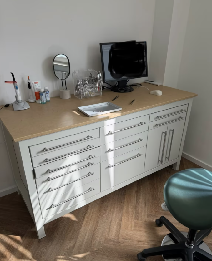 Dentale Behandlungszeilen Praxis Möbel *top Zustand* | 343552