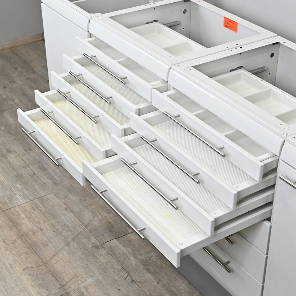 Baisch MATCH 4,5er Behandlungszeile / Schrankzeile aus Stahl, gebraucht | 343595