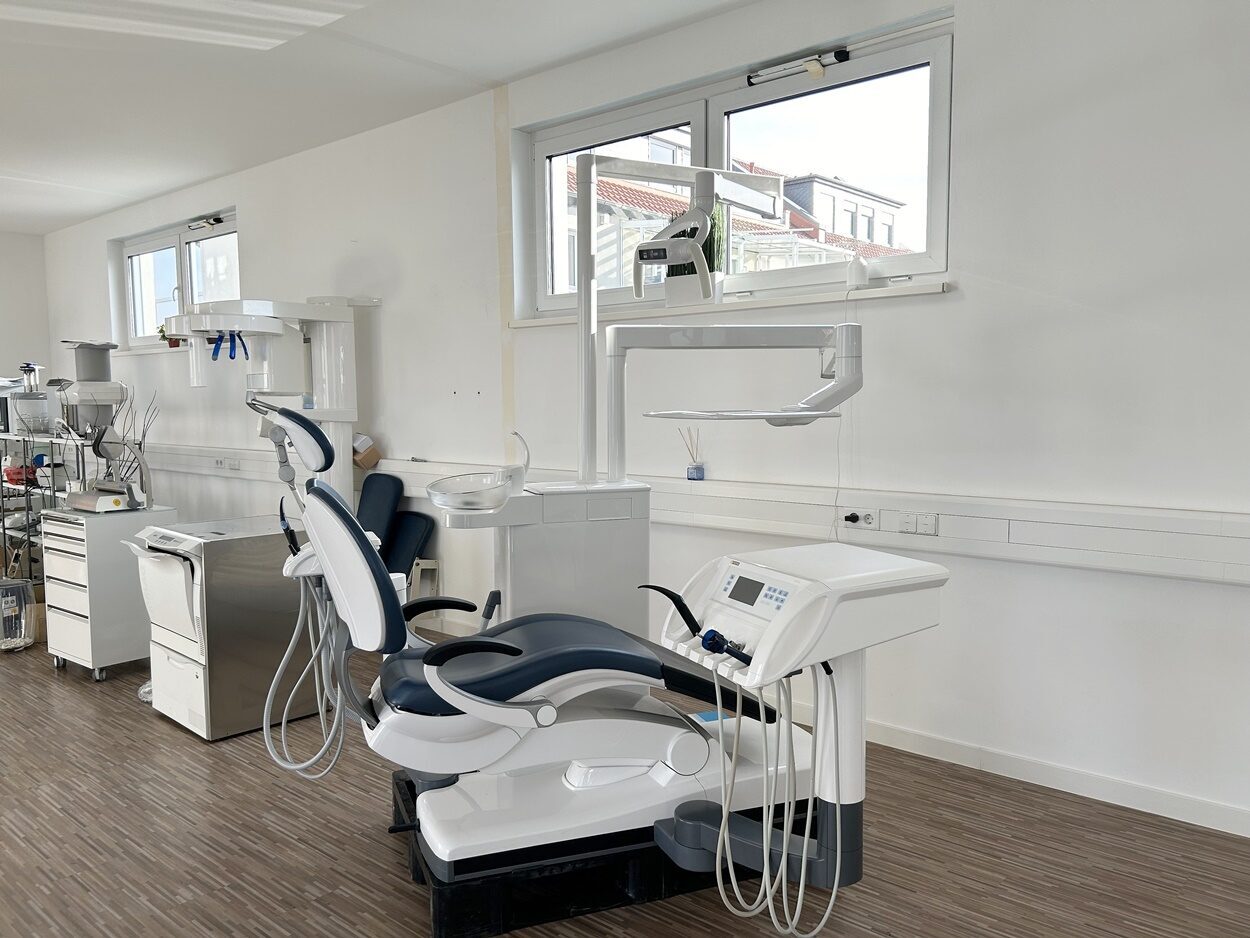 Sirona SINIUS VSB Verschiebebahn Behandlungseinheit BJ 2016 Zahnarztstuhl (inkl. MwSt) | 344256