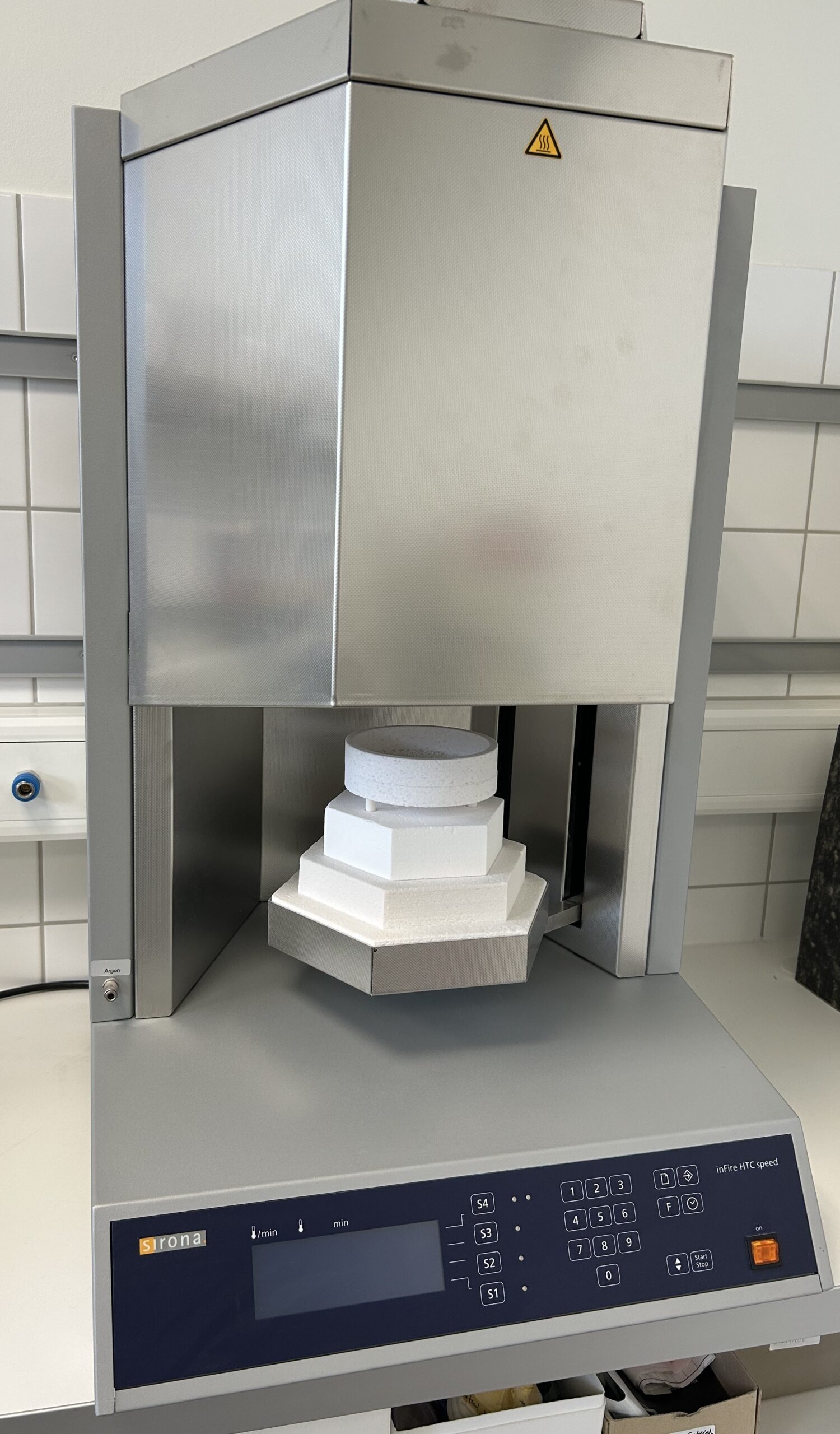 Sirona inFire HTC Speed – Hochleistungs-Sinterofen für Dentaltechnik | Top Zustand | inkl. Zubehör | 344615