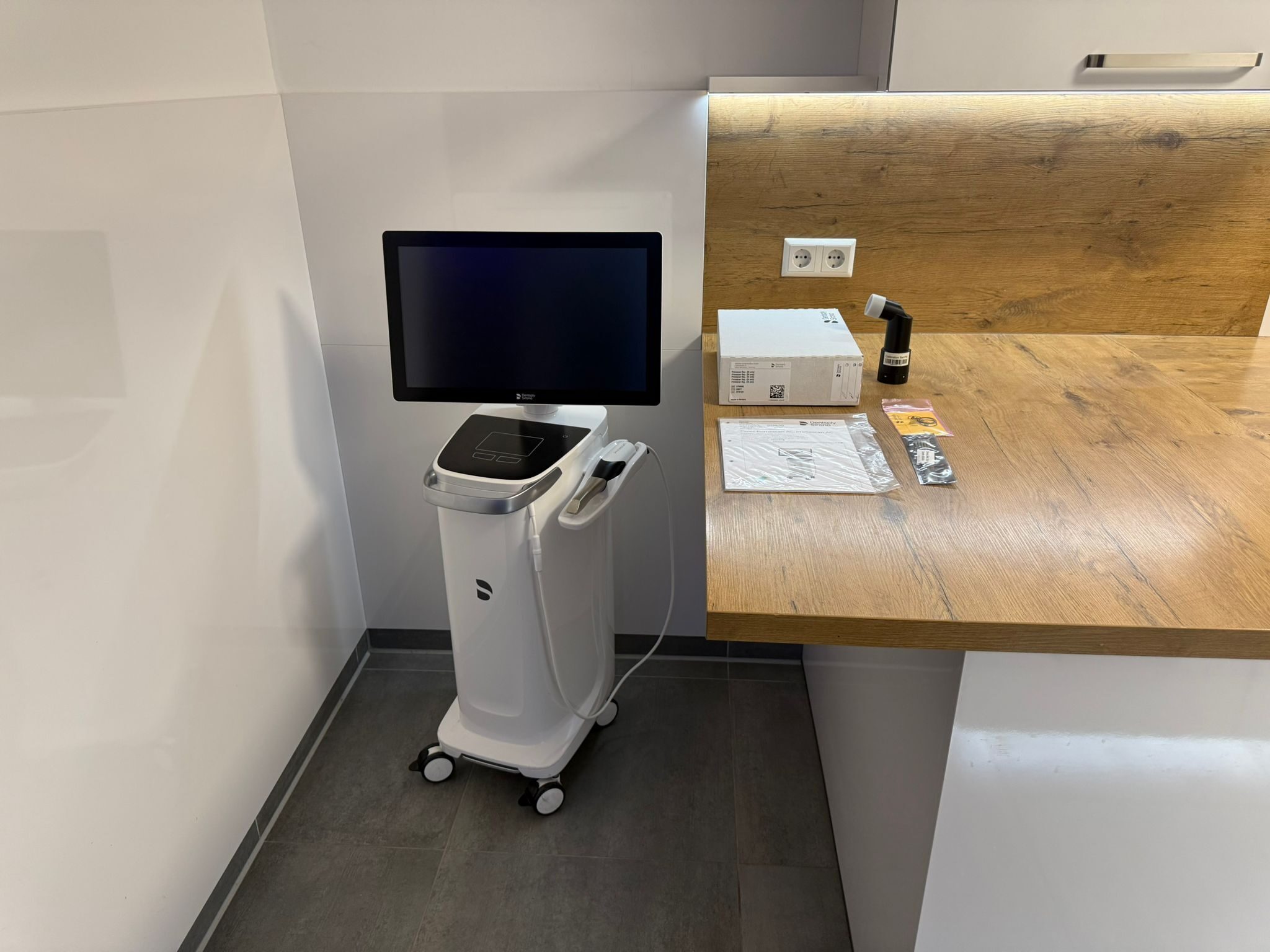 Dentsply Sirona Primescan AC | Neuer PC | Nues Handstück | SW 5.3 Win 11 | Akku | 345480