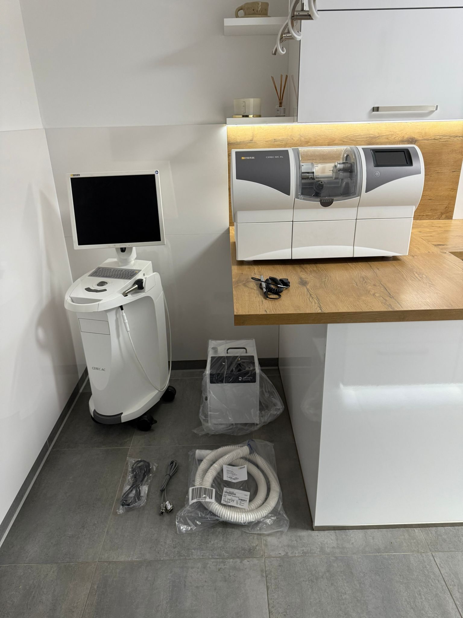 Sirona CEREC Omnicam Komplettsystem MC XL Premium, Absaugung, SW 5.2, Win 11 TOP | 345255