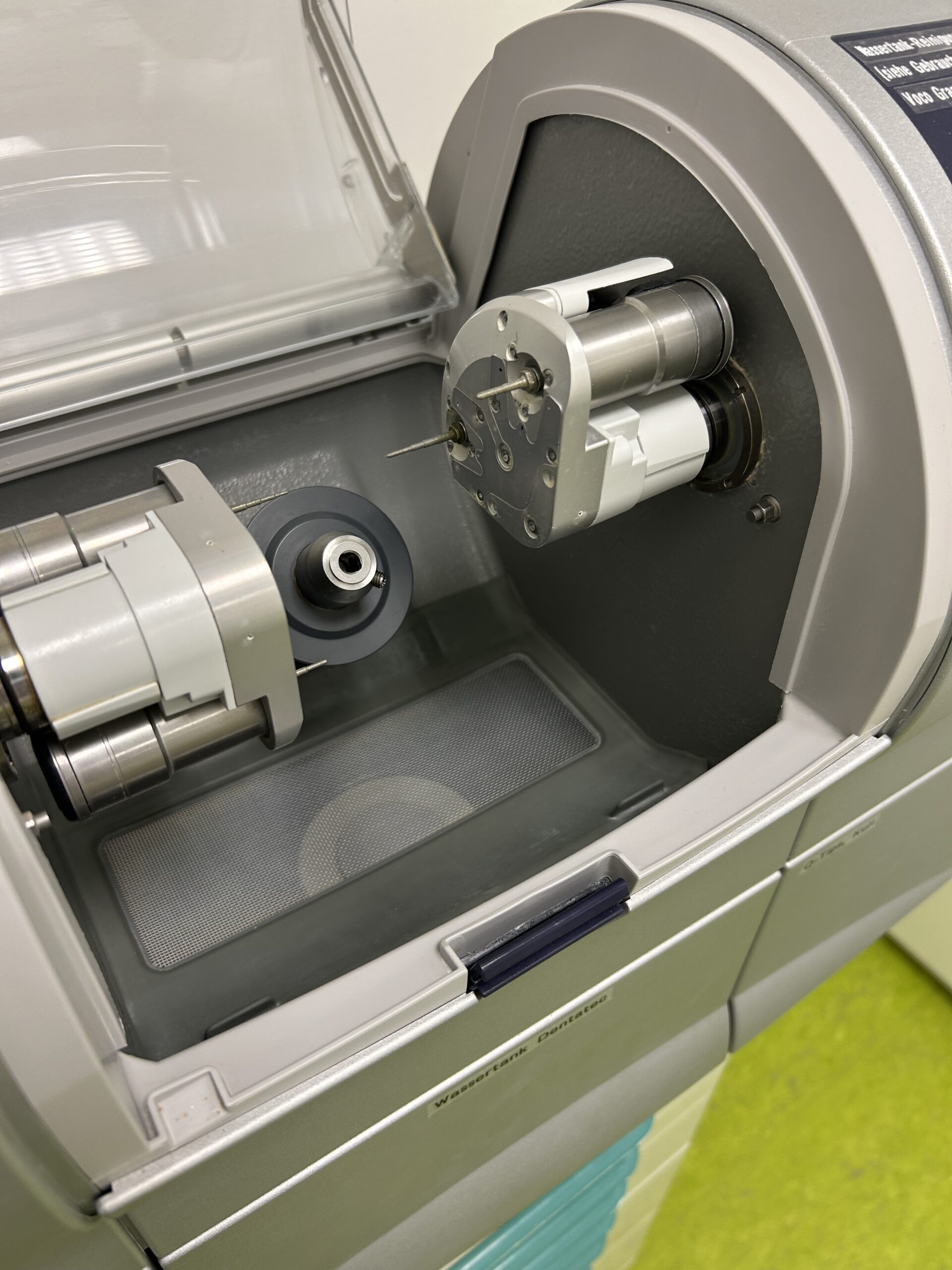 Sirona Cerec inLab MC XL – Dental Fräs- & Schleifeinheit | Top gepflegt | Komplett mit Zubehör | 344608