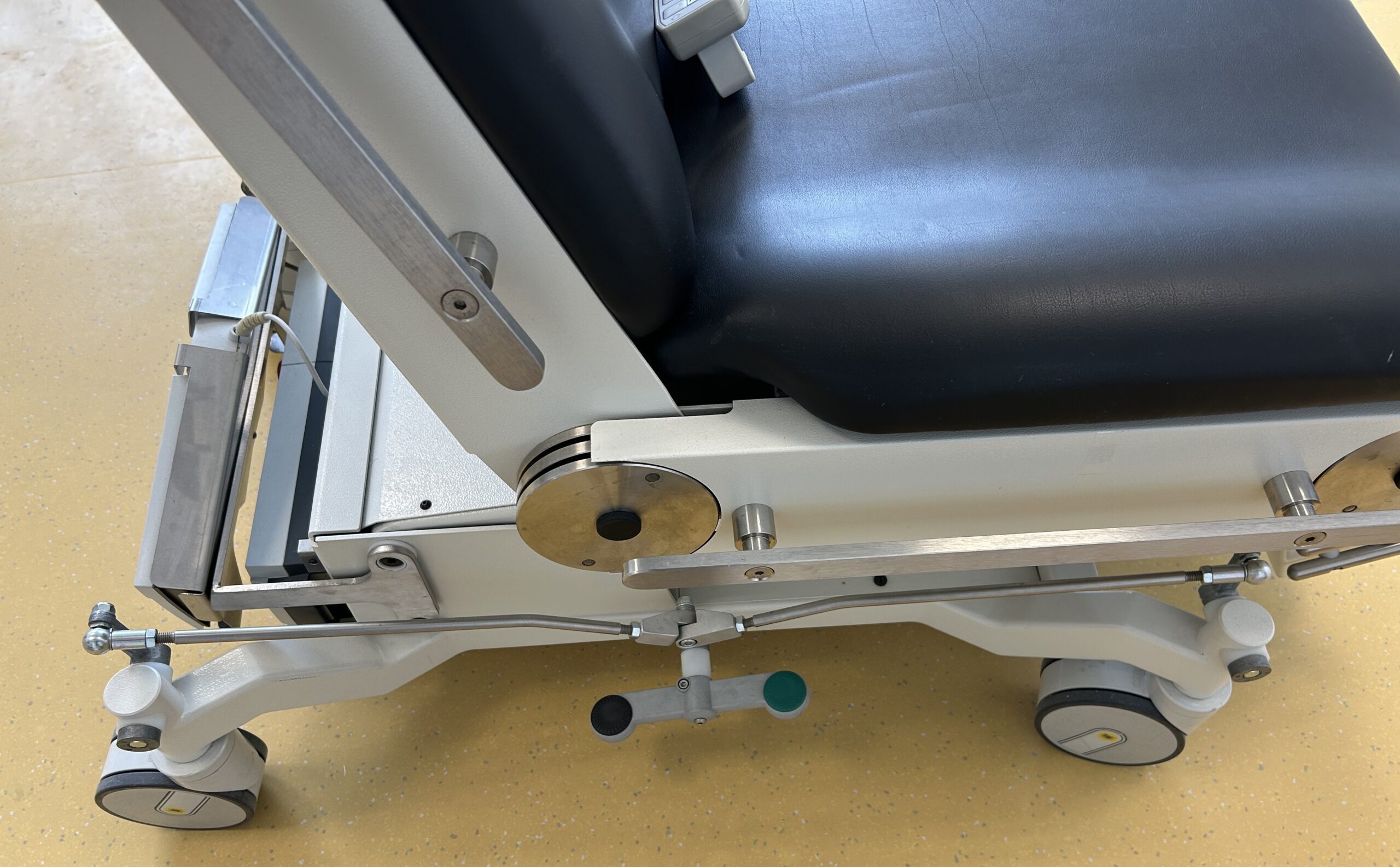 Mobiler OP-Stuhl SC 500 von Ultradent – Top Zustand | Sofort einsatzbereit | 344623