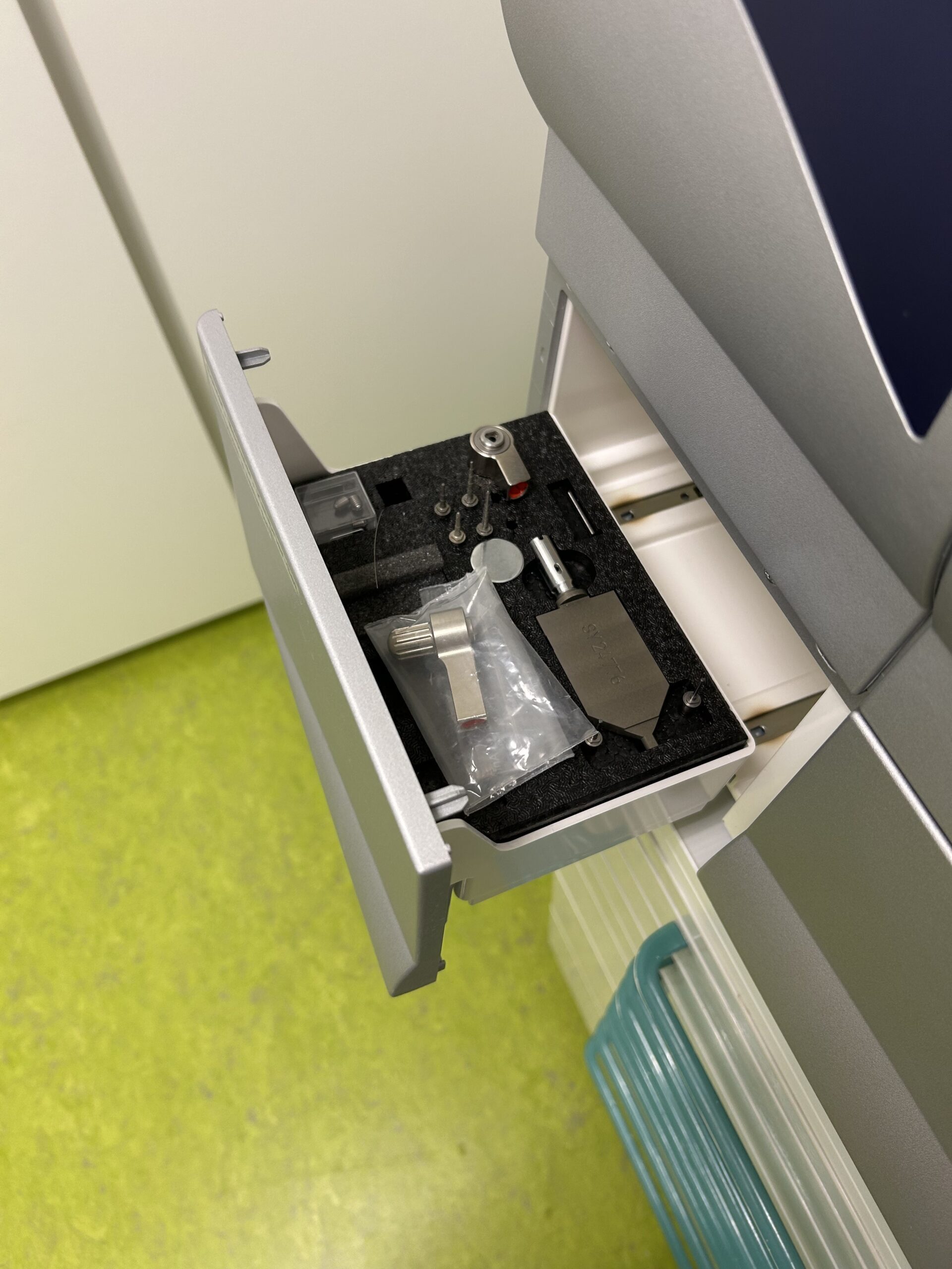 Sirona Cerec inLab MC XL – Dental Fräs- & Schleifeinheit | Top gepflegt | Komplett mit Zubehör | 344610