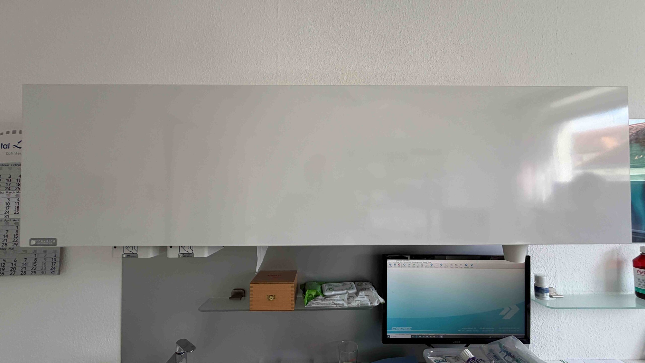 Wie neu! Funktionshängeschrank weiß / Hochglanz | 344775