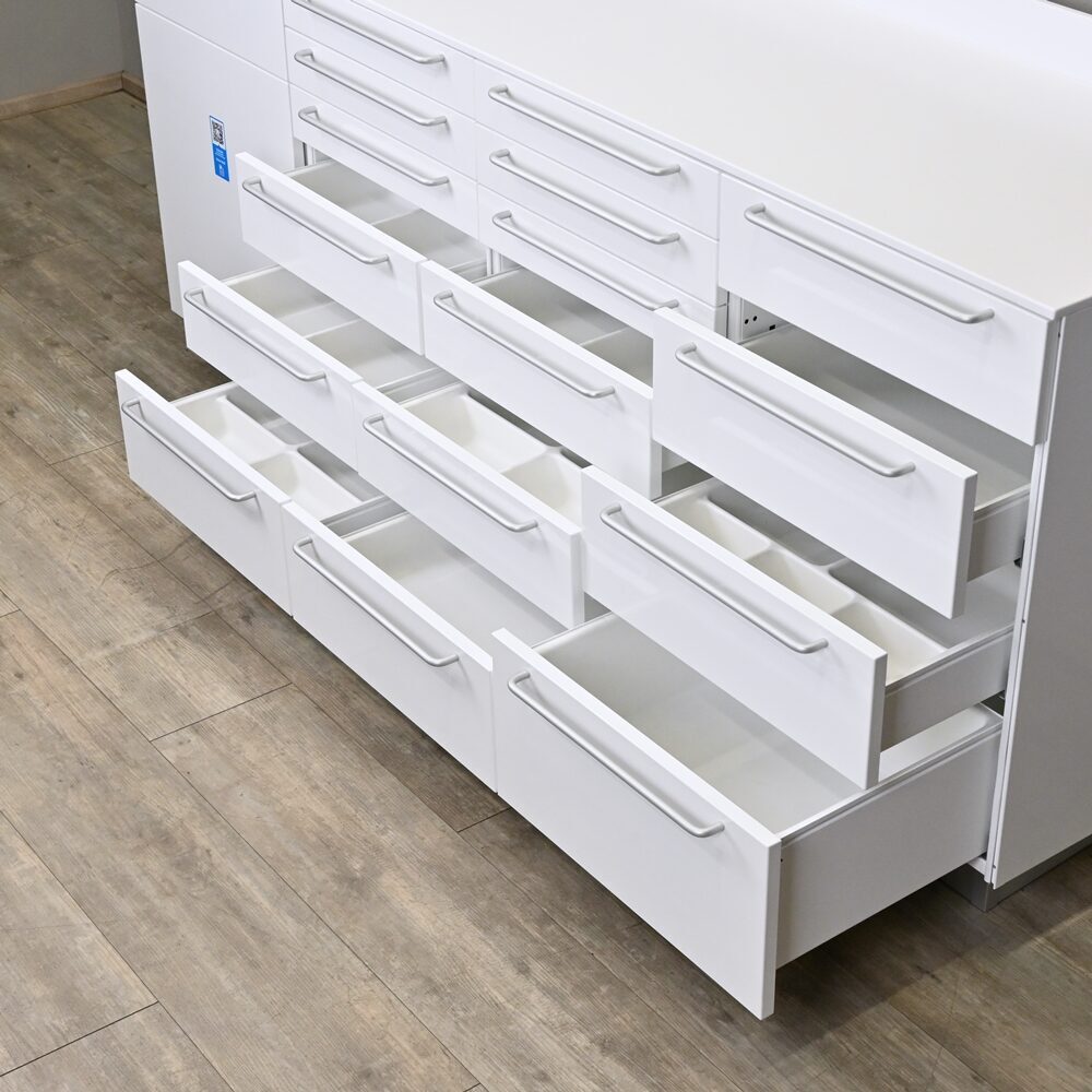 Astra Ineus 4er Behandlungszeile / Schrankzeile aus Stahl | 344851