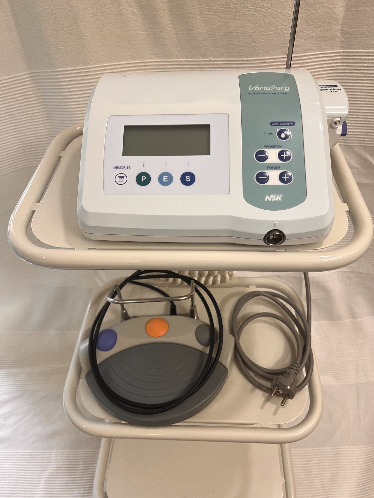 NSK Variosurg NE214 – Ultraschall-Knochenchirurgiegerät | 354924