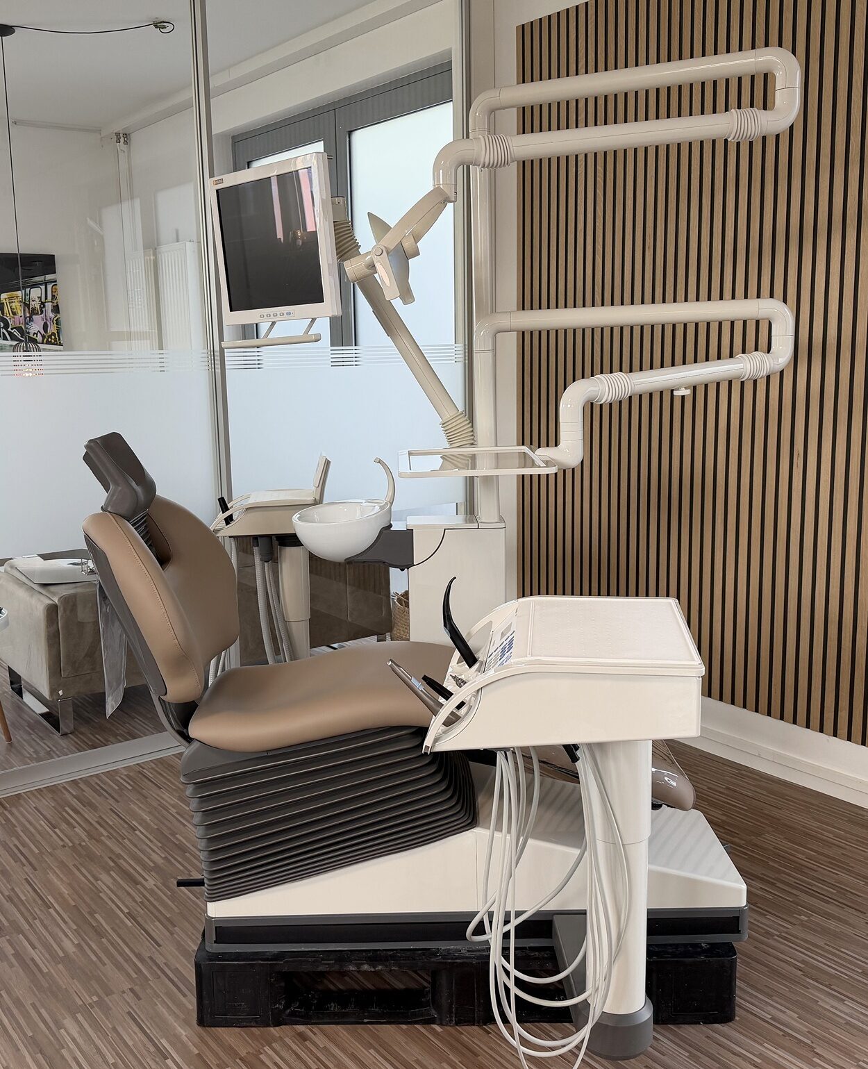 Sirona M1+ Behandlungseinheit Zahnarztstuhl inkl. MwSt | 345538