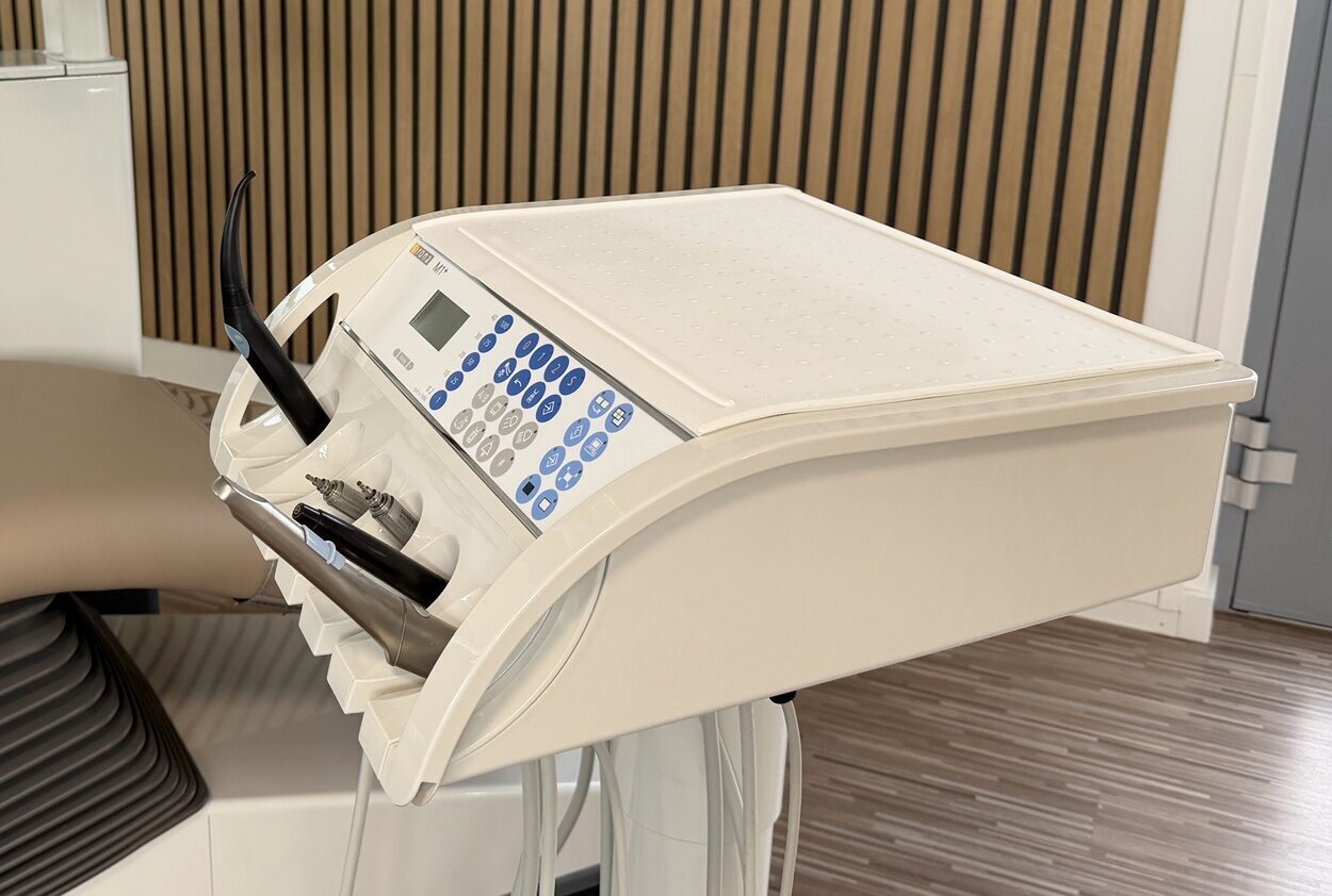 Sirona M1+ Behandlungseinheit Zahnarztstuhl inkl. MwSt | 345539