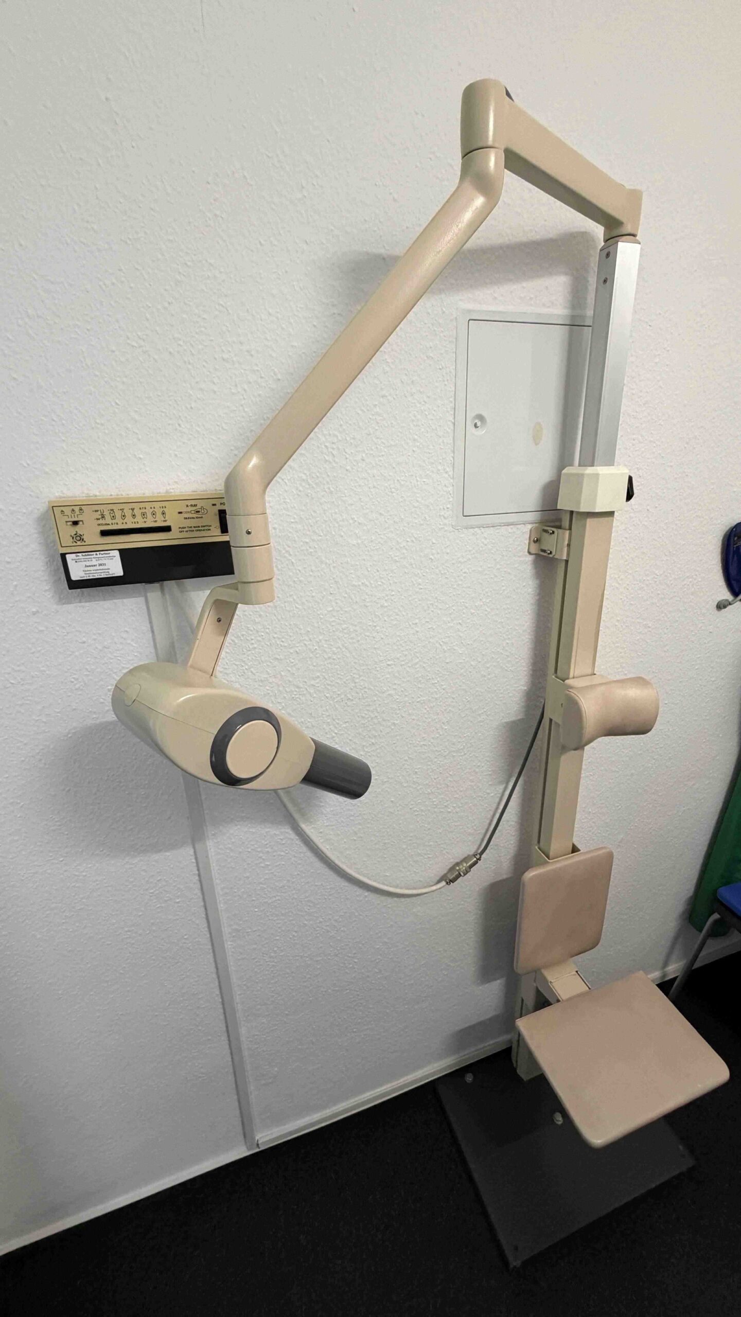 Kleinröntgengerät Wandgerät mit Patientenstuhl Intrax 60 R | 344773