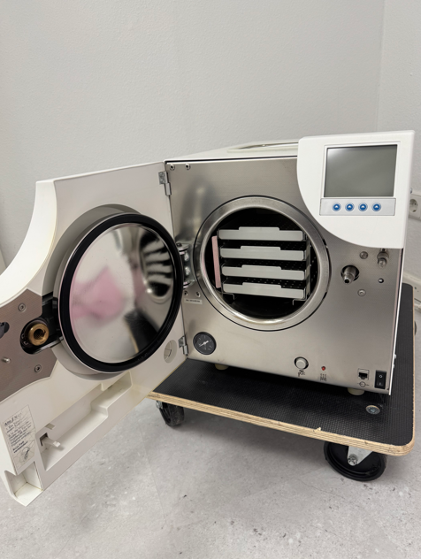 MELAG Vacuquick 13-B Autoklav Sterilisator Baujahr 2010 | 345464