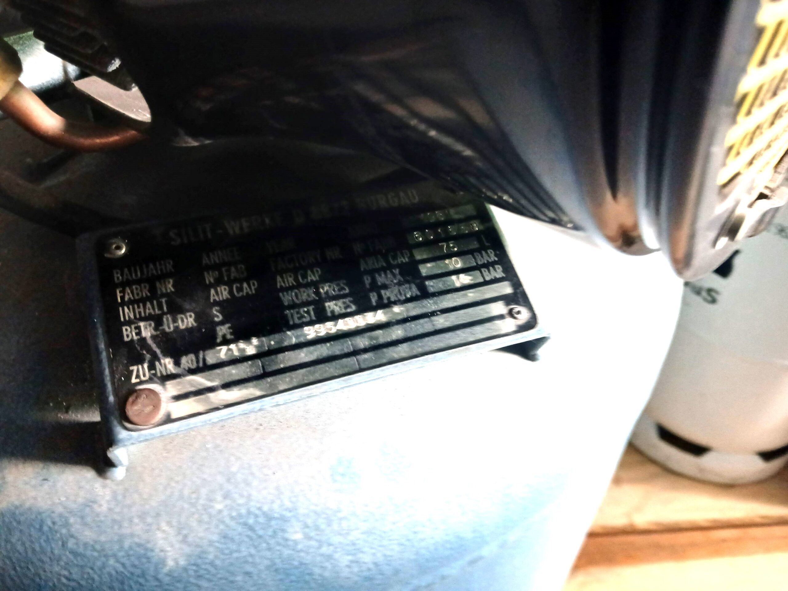 Dürr 3621 Kompressor Dental Trockenluft+ Saugmaschine trocken ölfrei 75L 3 Zyl. | 376372