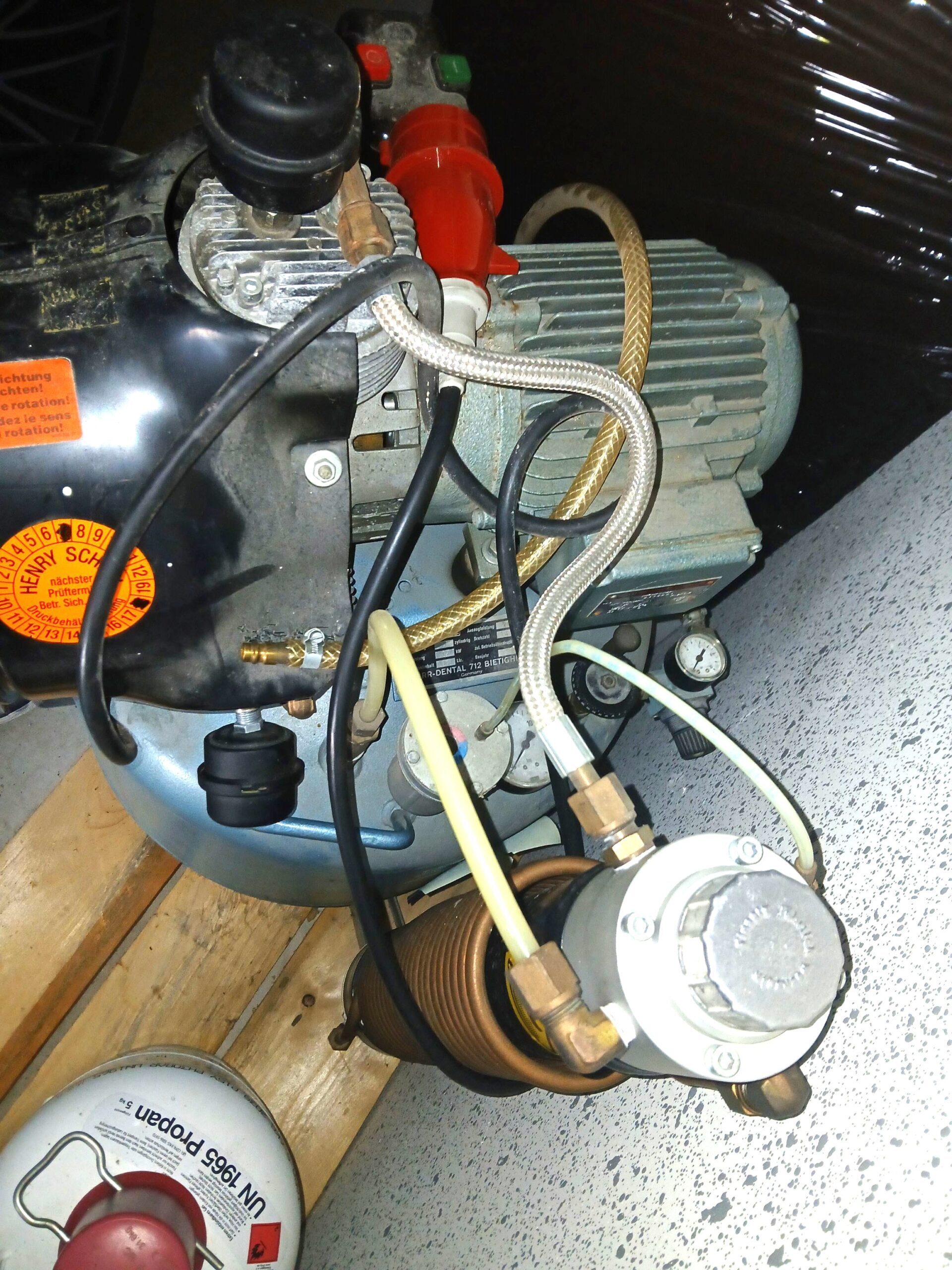 Dürr 3621 Kompressor Dental Trockenluft+ Saugmaschine trocken ölfrei 75L 3 Zyl. | 376374