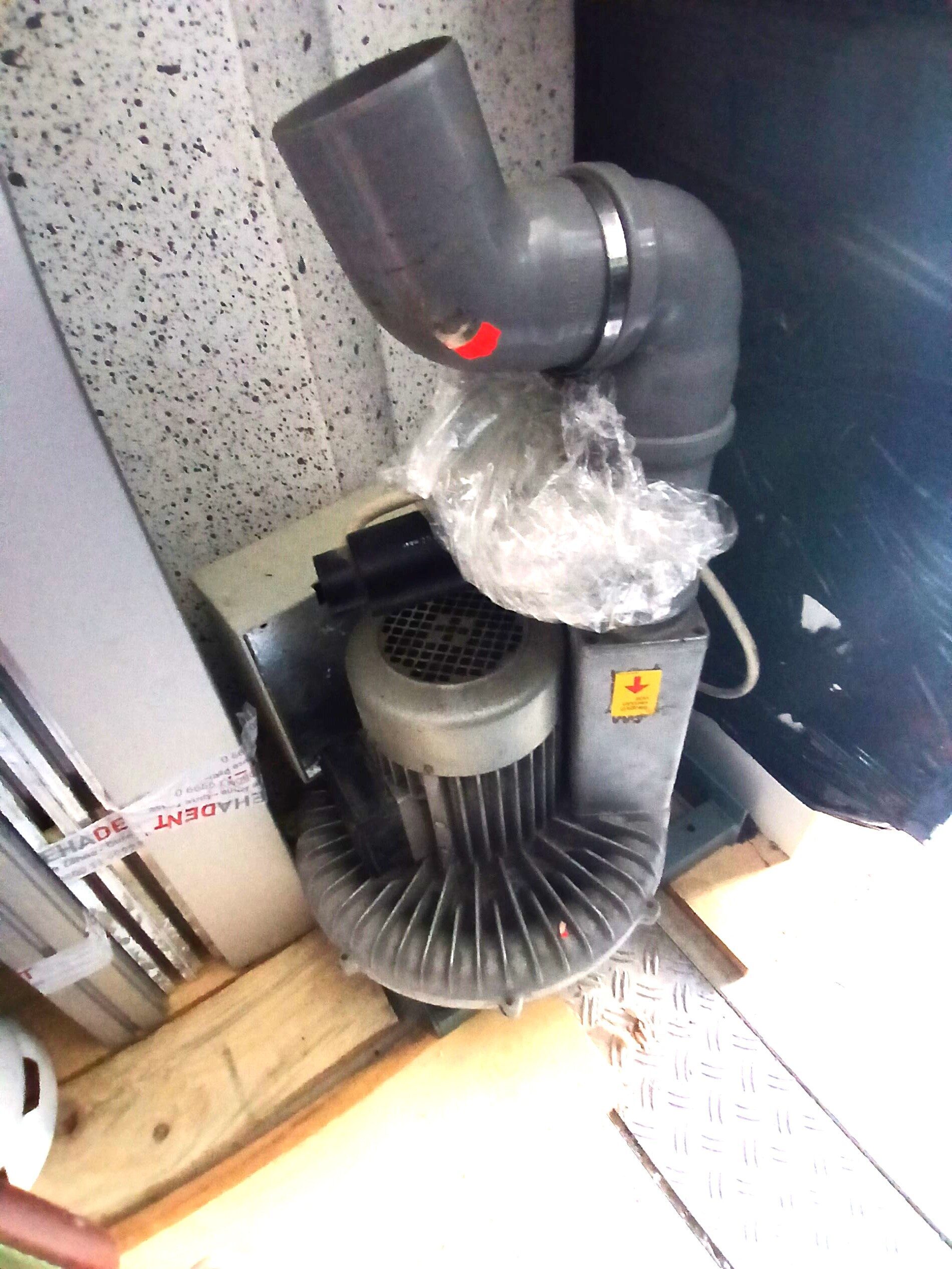 Dürr 3621 Kompressor Dental Trockenluft+ Saugmaschine trocken ölfrei 75L 3 Zyl. | 376370