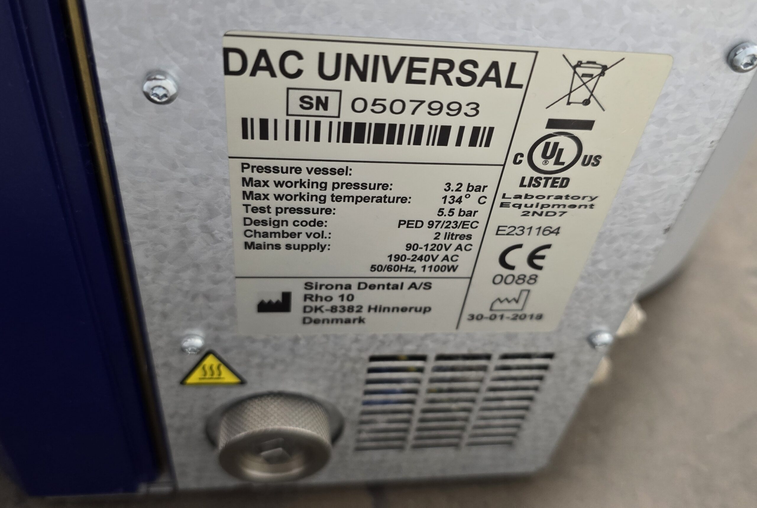 Sirona DAC Universal | BJ 2018 | ca. 5.000 Zyklen | gewartet | 2 Deckel | 376821