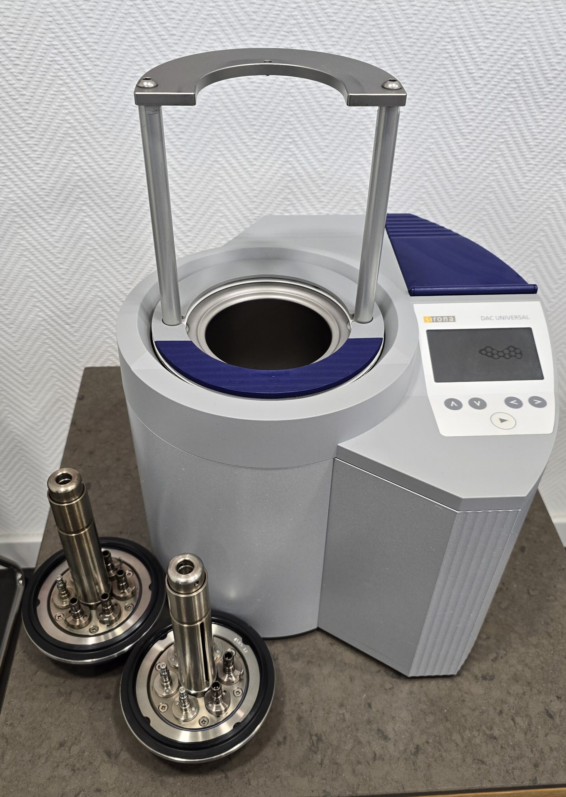 Sirona DAC Universal | BJ 2018 | ca. 5.000 Zyklen | gewartet | 2 Deckel | 376822