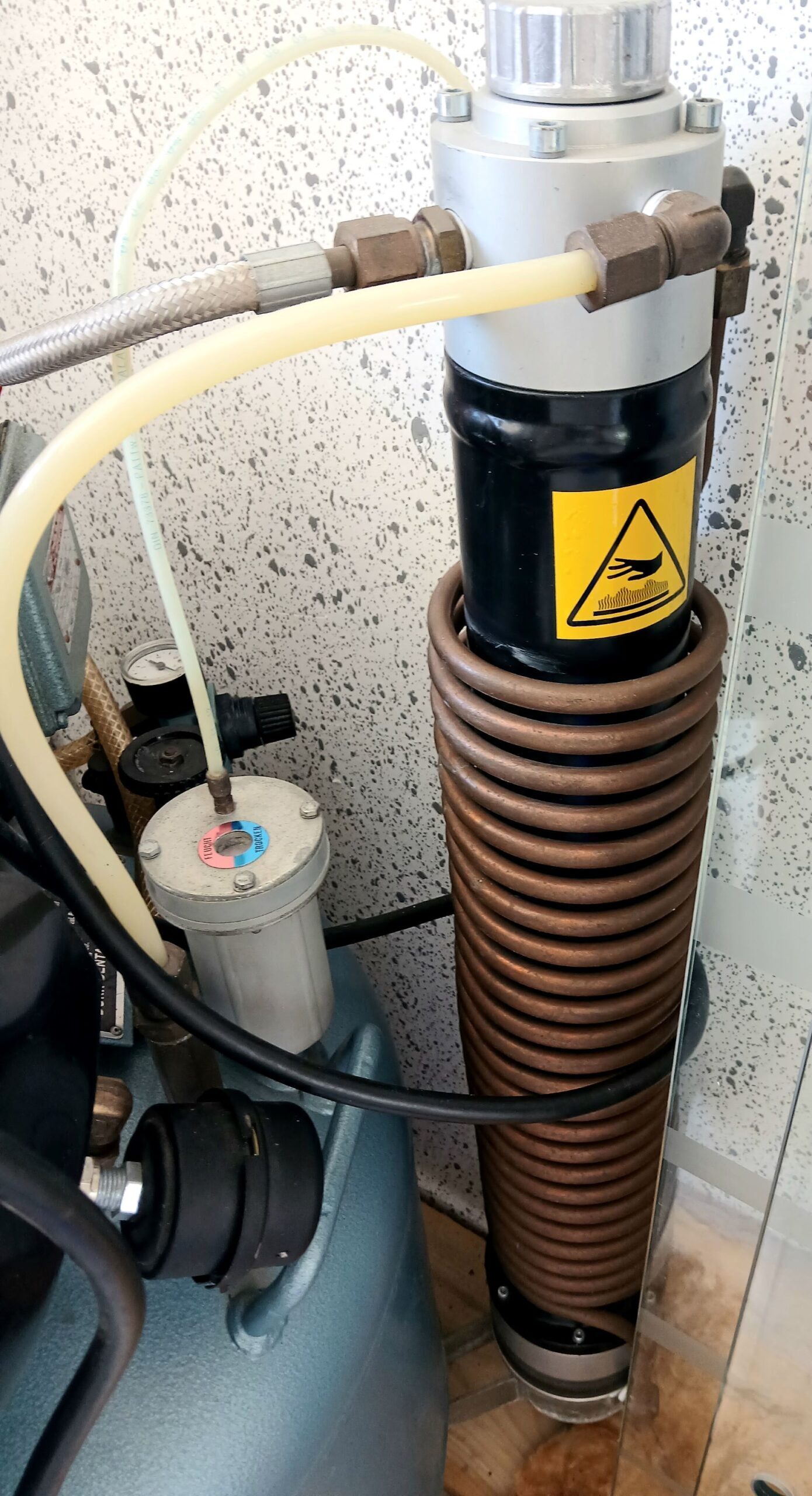 Dentalkompressor Dürr 3621 Bulle mitTrockenpatrone 75L 3 Zyl.für 4 BEH | 376668