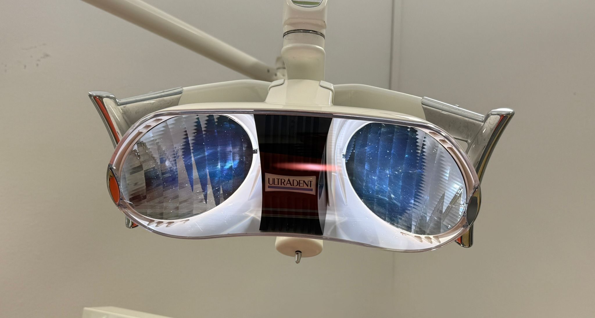 Ultradent 3000/4 voll funktionsfähig, bis jetzt in Gebrauch, neue Behandlungsleuchte | 376750