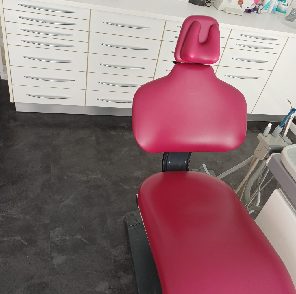 2 Ultradent Behandlerstühle | 377009
