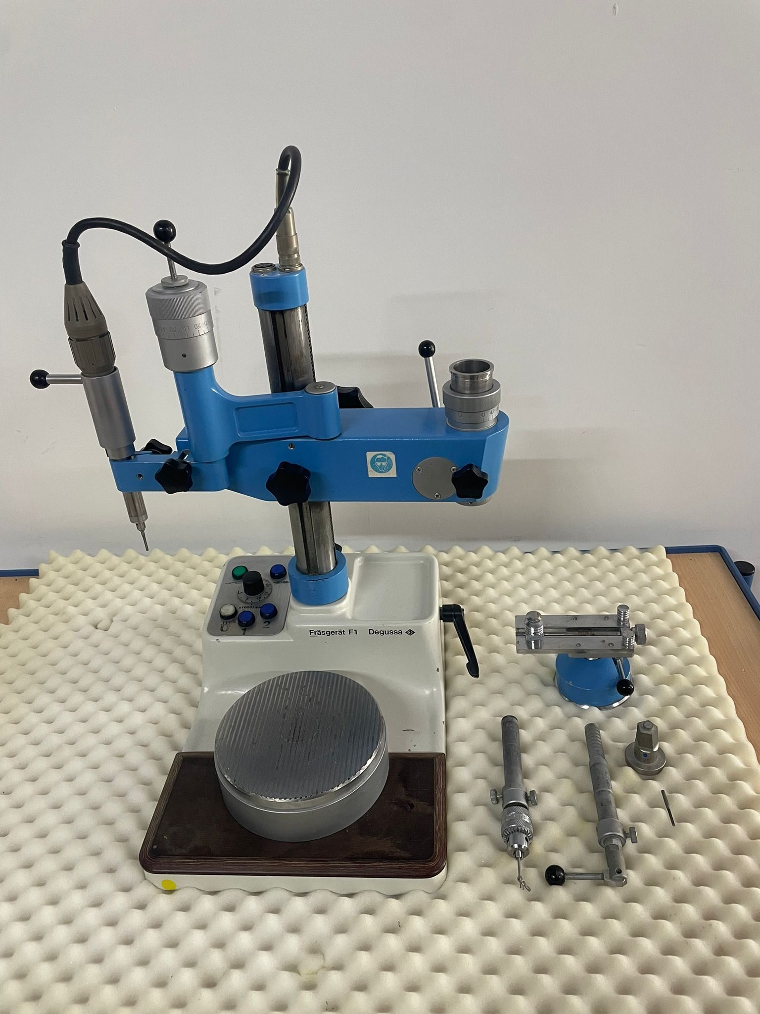 Degussa F1 Fräsgerät mit Handstück Zahntechnik / Dentallabor mit zubehör | 383090