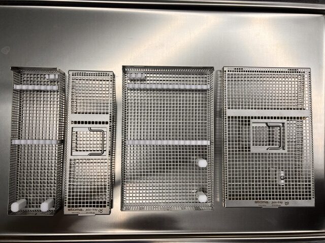 2 unbenutzte neuwertige Stoma p.i.c. -Trays – 271 x 175 mm und 271 x 86 mm – Dental / Instrumentenaufbereitung | 381389