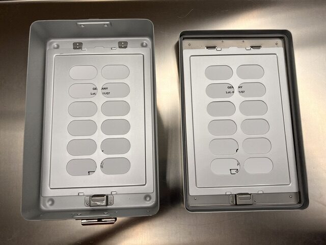 2 Stück Stoma p.i.c.-Container , neuwertig aus Praxisauflösung , Aluminium 65 mm / 95 mm hoch | 381381