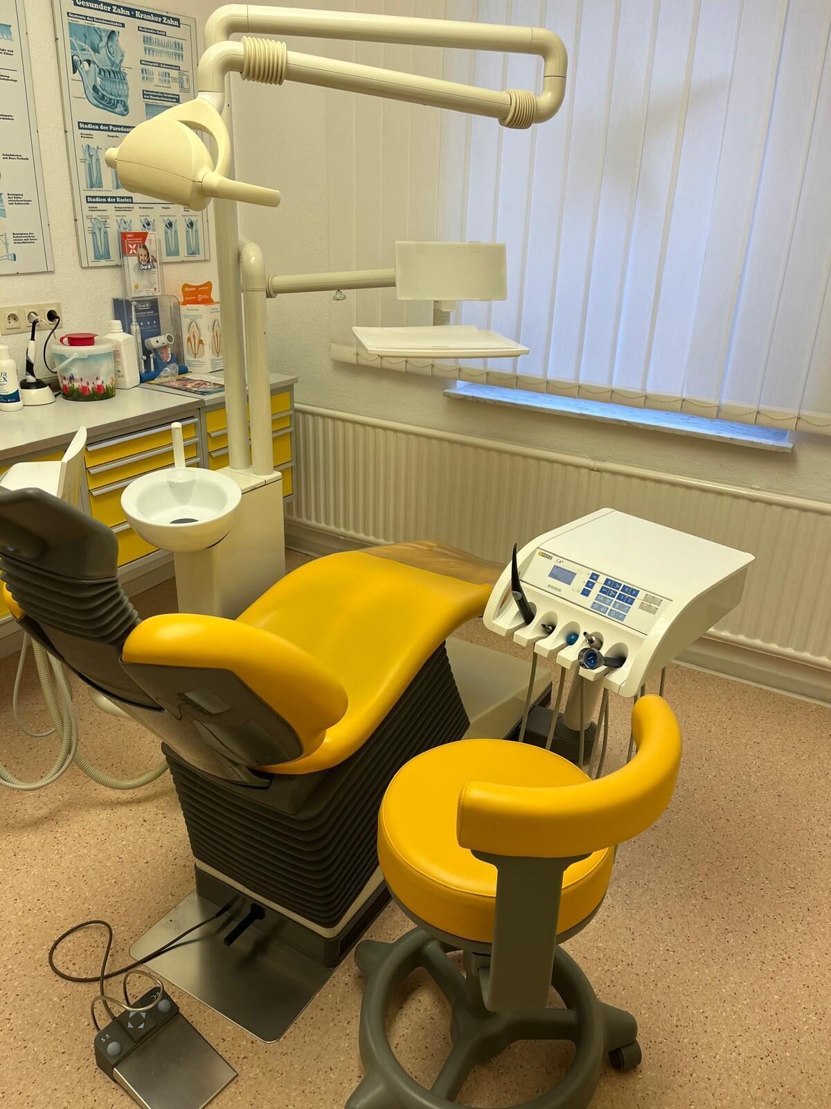 Sirona C4+ Behandlungseinheit inkl. 6 Monate Gewährleistung– Baujahr 2010 – werkstattgeprüft und aufgearbeitet | 382401