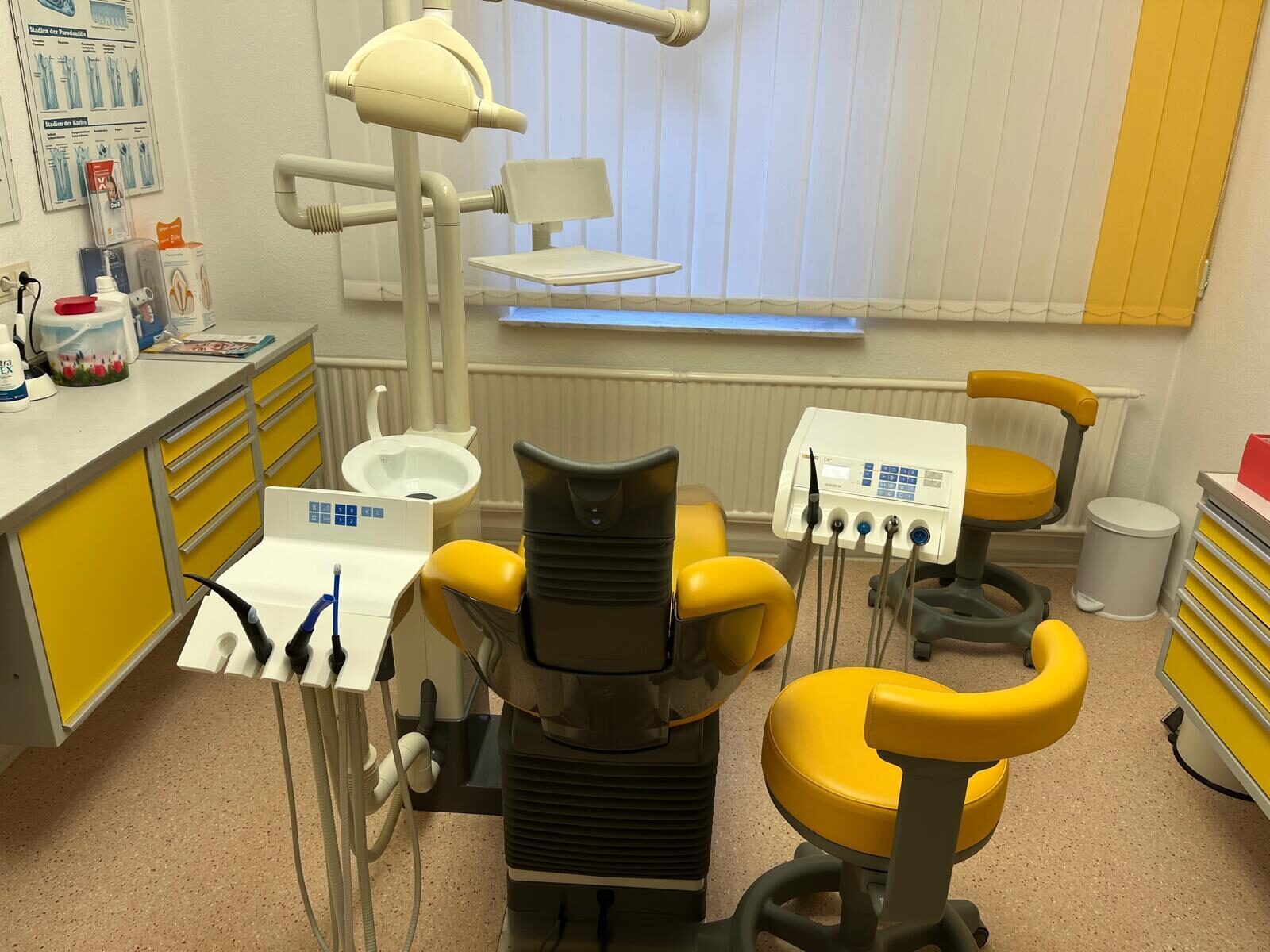 Sirona C4+ Behandlungseinheit inkl. 6 Monate Gewährleistung– Baujahr 2010 – werkstattgeprüft und aufgearbeitet | 382402