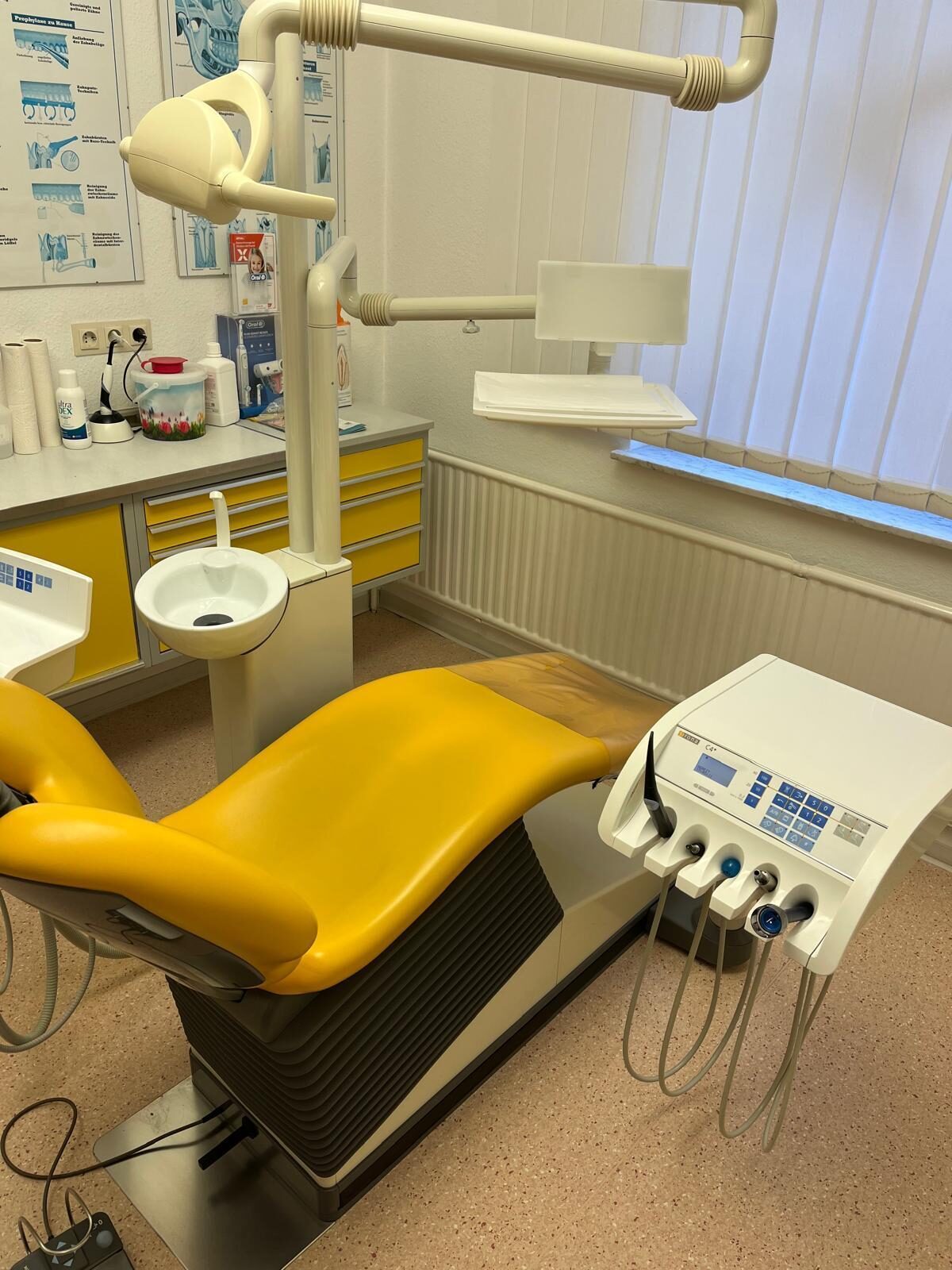 Sirona C4+ Behandlungseinheit inkl. 6 Monate Gewährleistung– Baujahr 2010 – werkstattgeprüft und aufgearbeitet | 382403