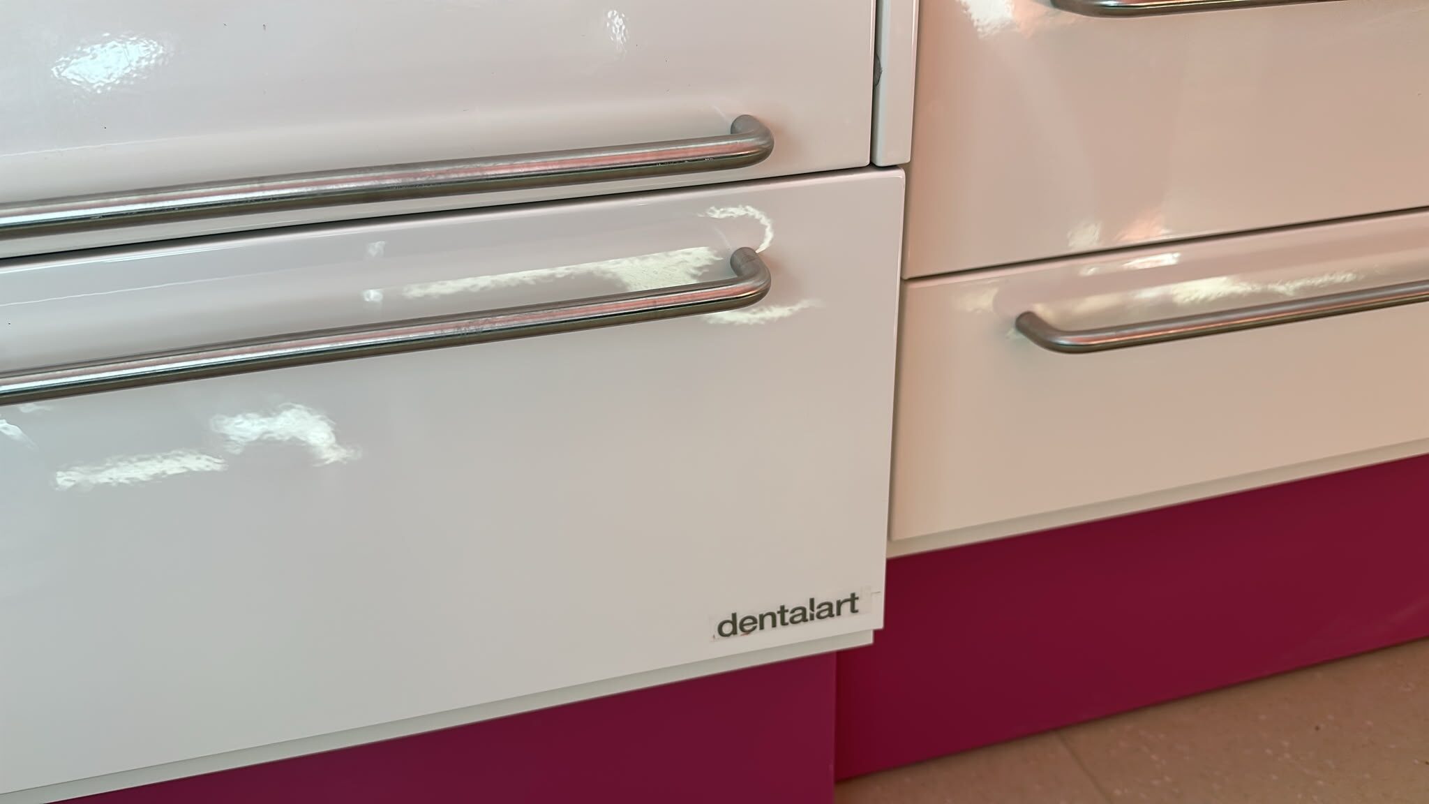 Dentalart POP! Möbel fur Praxis mit medizinische Sensor-Armatur | 381293