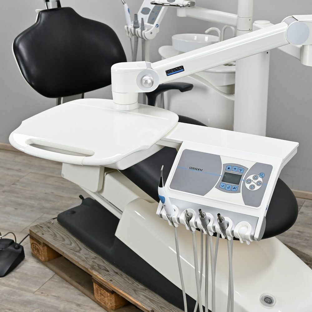 Ultradent UT1322 Behandlungseinheit Trockenabsaugung gebraucht & generalüberholt | 384408