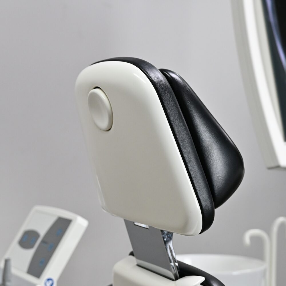 Ultradent UT1322 Behandlungseinheit Trockenabsaugung gebraucht & generalüberholt | 384400