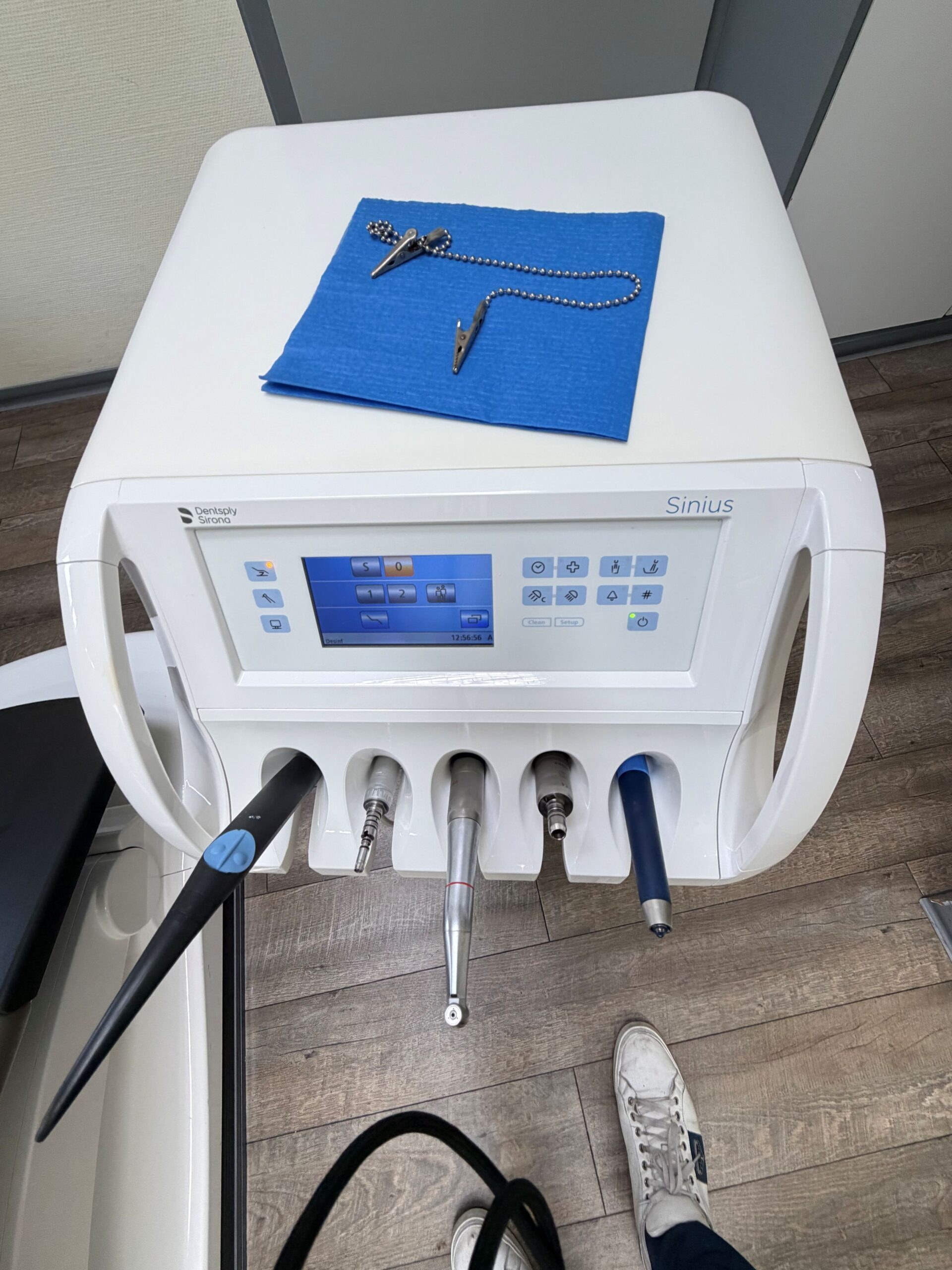 Sirona Sinius TS Behandlungseinheit top gepflegt, ab 09.2026 verfügbar | 385006