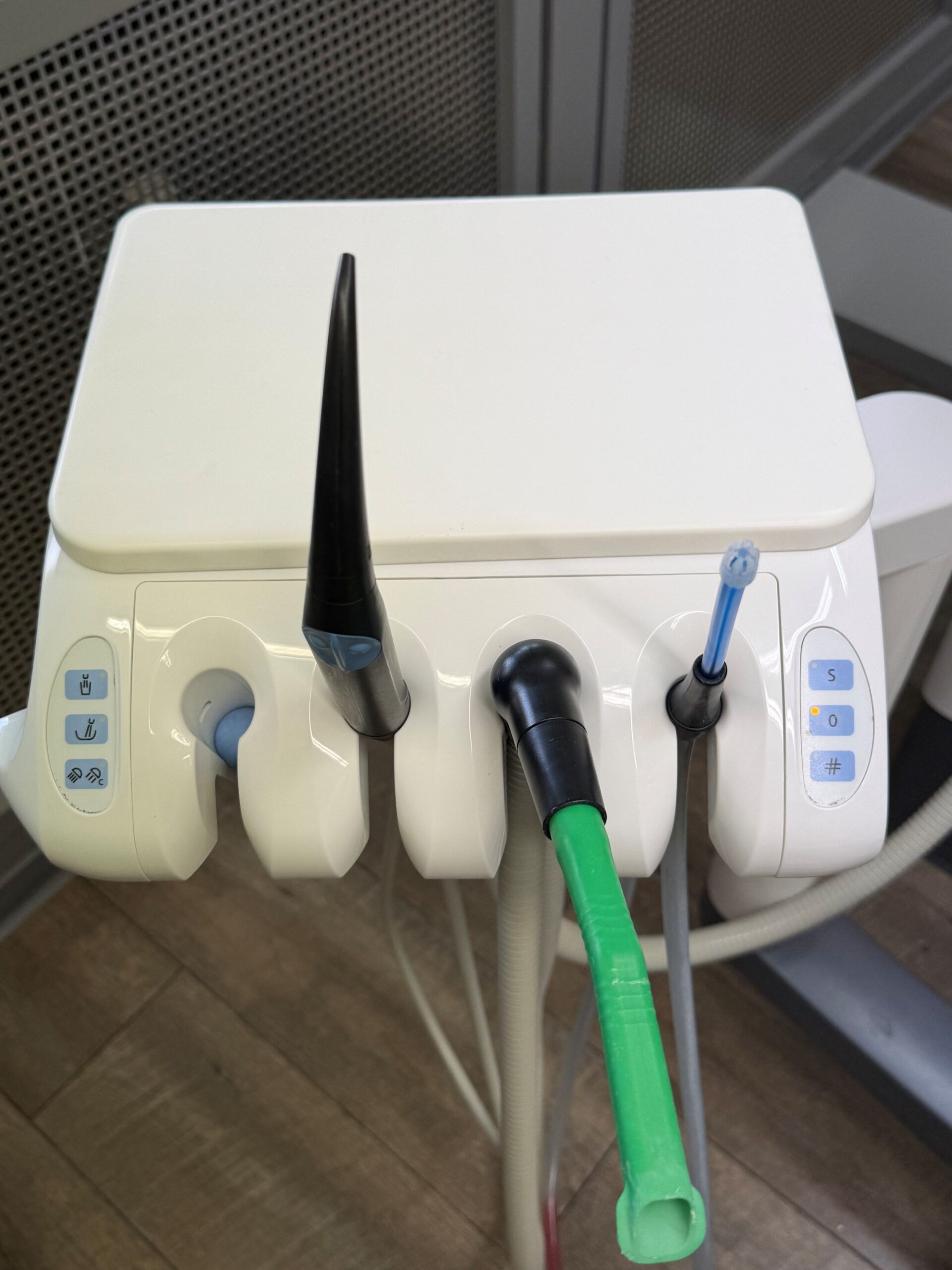 Sirona Sinius TS Behandlungseinheit top gepflegt, ab 09.2026 verfügbar | 385009