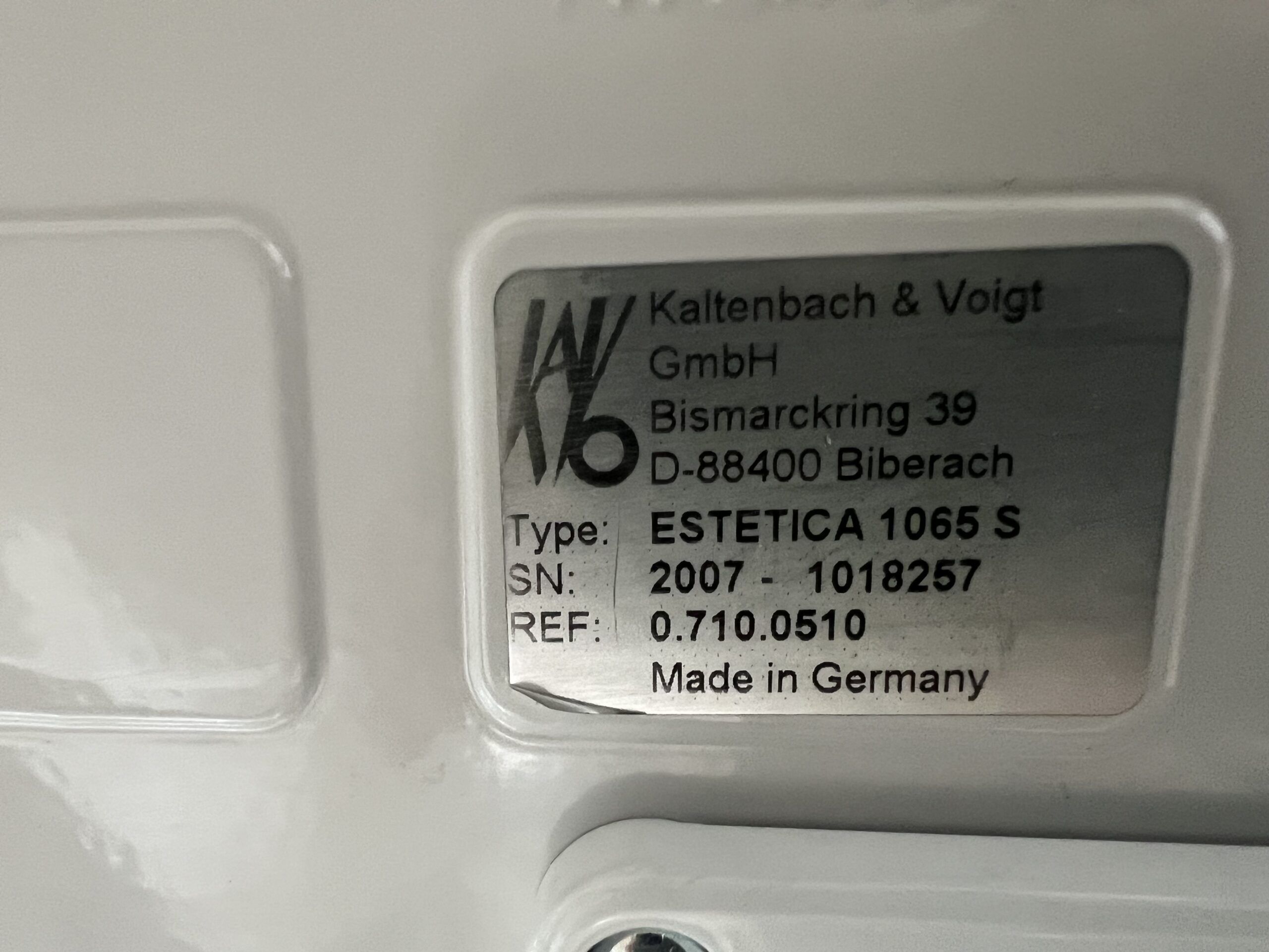 Kavo Estetica 1065 S, Zahnarztstuhl/Behandlungseinheit mit Monitor & OP-Lampe | 384091