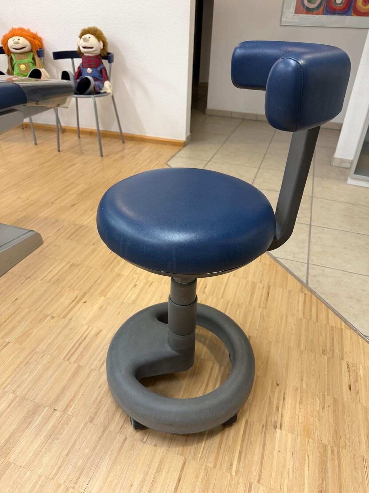 Ergonomischer Praxis Arbeitsstuhl / Rollhocker Blau – Zahnarzt Assistenzstul | 384793