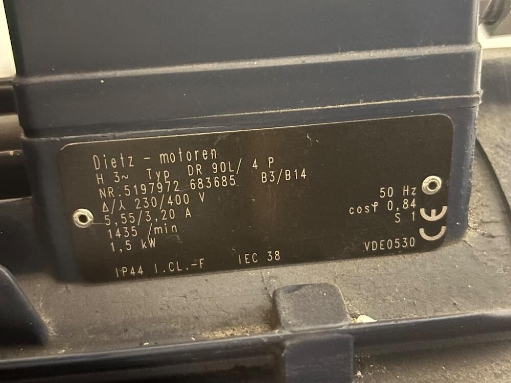 Dürr Dental Kompressor mit Dietz-Motor (DR 90L/ 4 P), in Betrieb | 384615