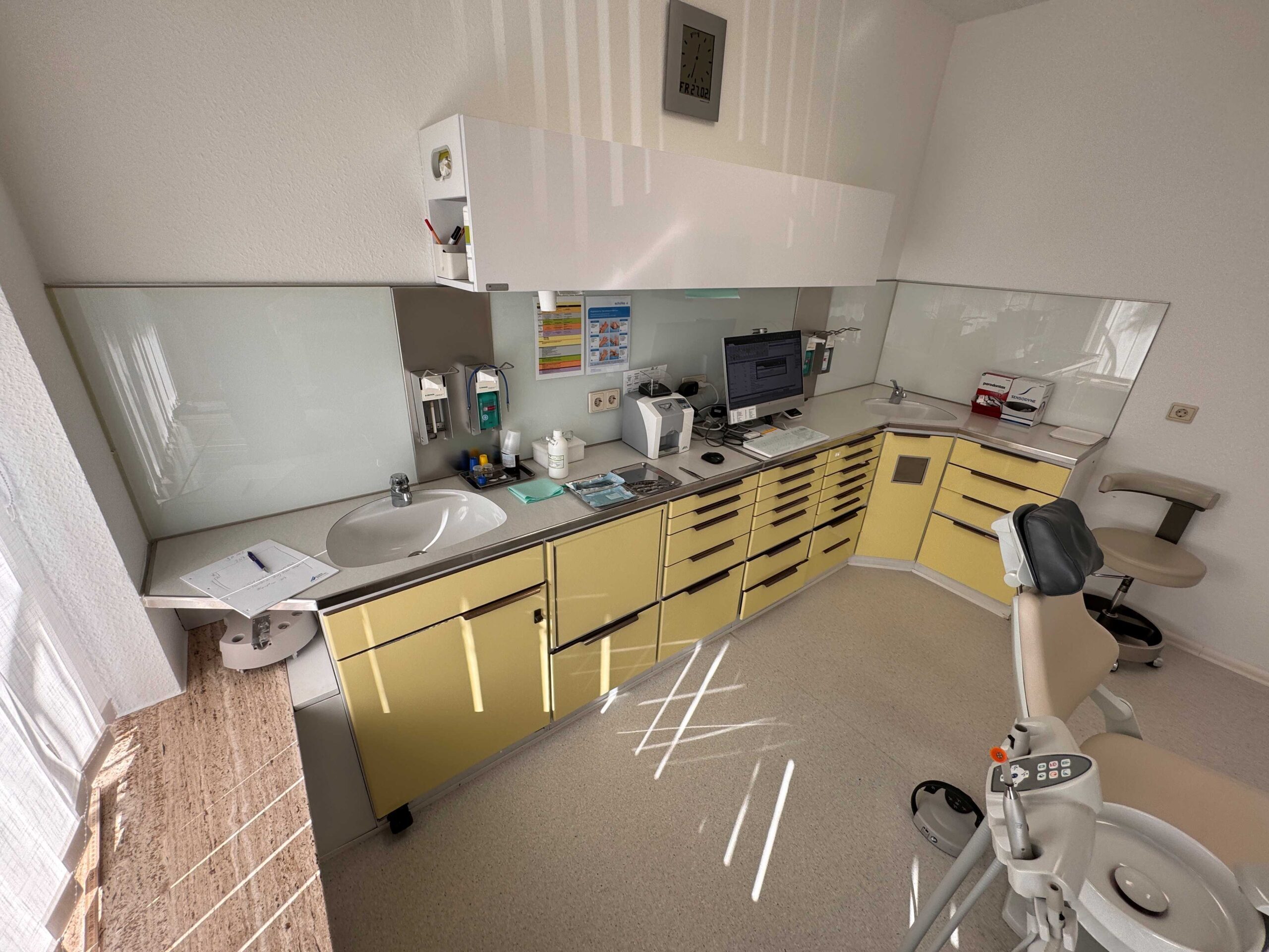 Baisch Schrankzeile Behandlungszimmer gebraucht für Selbstabholer | 386020
