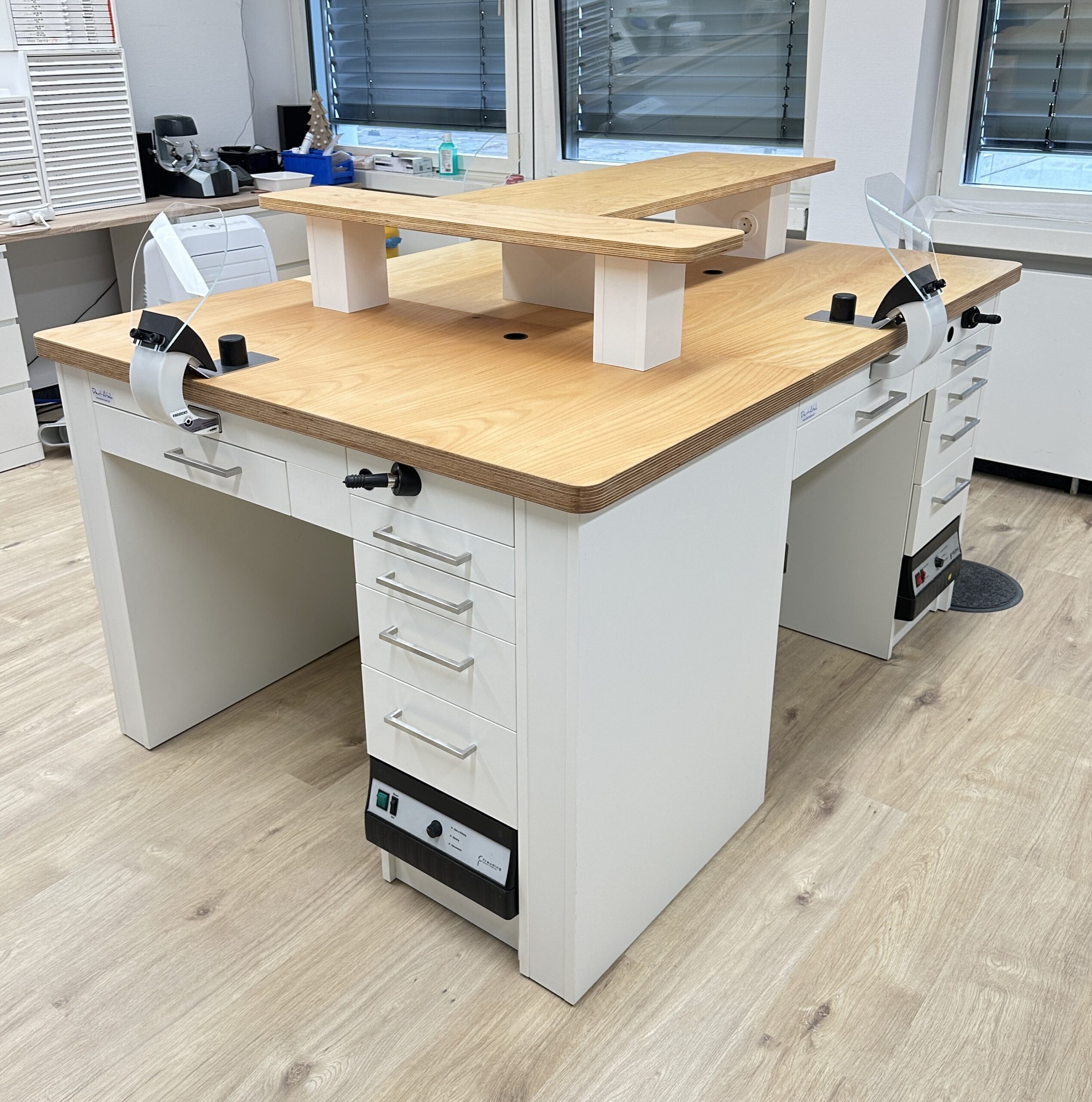 Techniktisch 3er-Arbeitsinsel für Zubler Z1-AT / AT / A84 Einzelplatzabsaugung | 386697