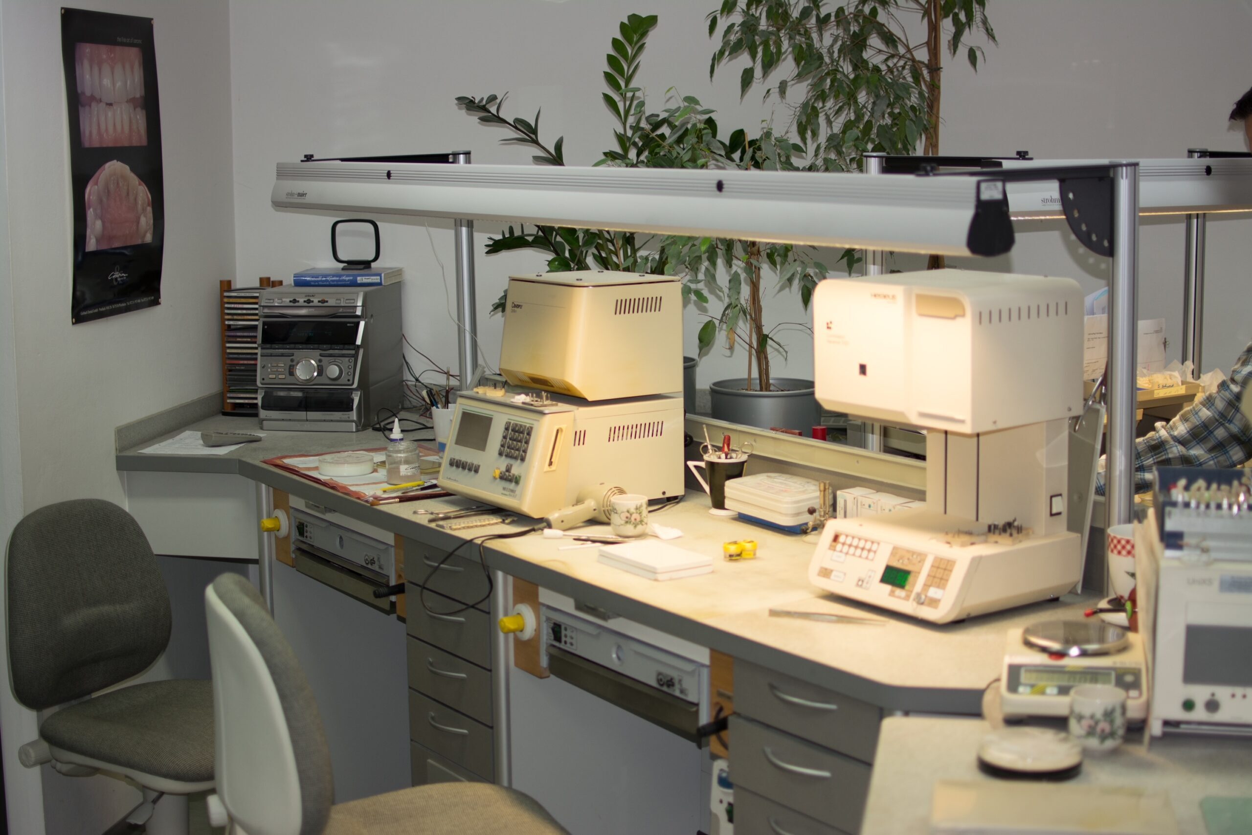 Dental – Labor mit 7 Arbeitsplätzen, mit kompleter Einrichtung/Geräten als GmbH zu verkaufen | 388292