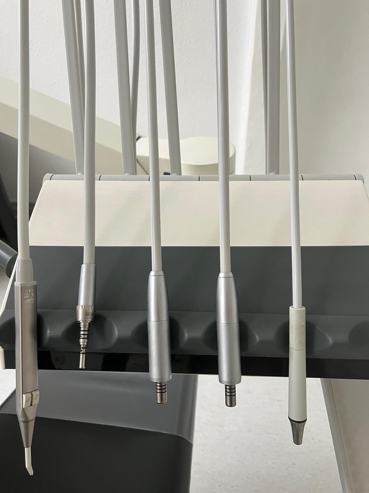 XO Care XO 4 Behandlungseinheit Bien-Air MC3 LED EMS Piezon Zahnarzt Stuhl 2 Stück | 389287