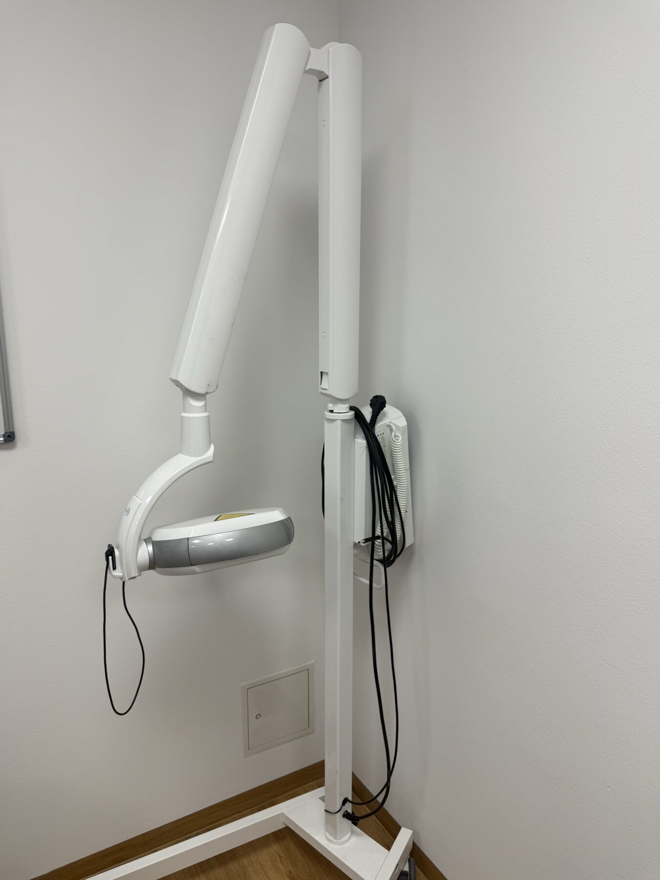 Acteon X-Mind Unity Intraoral-Röntgen mit Fahrstativ und Sopix² Inside Sensor Gr. 2 – Baujahr 2024 | 388820