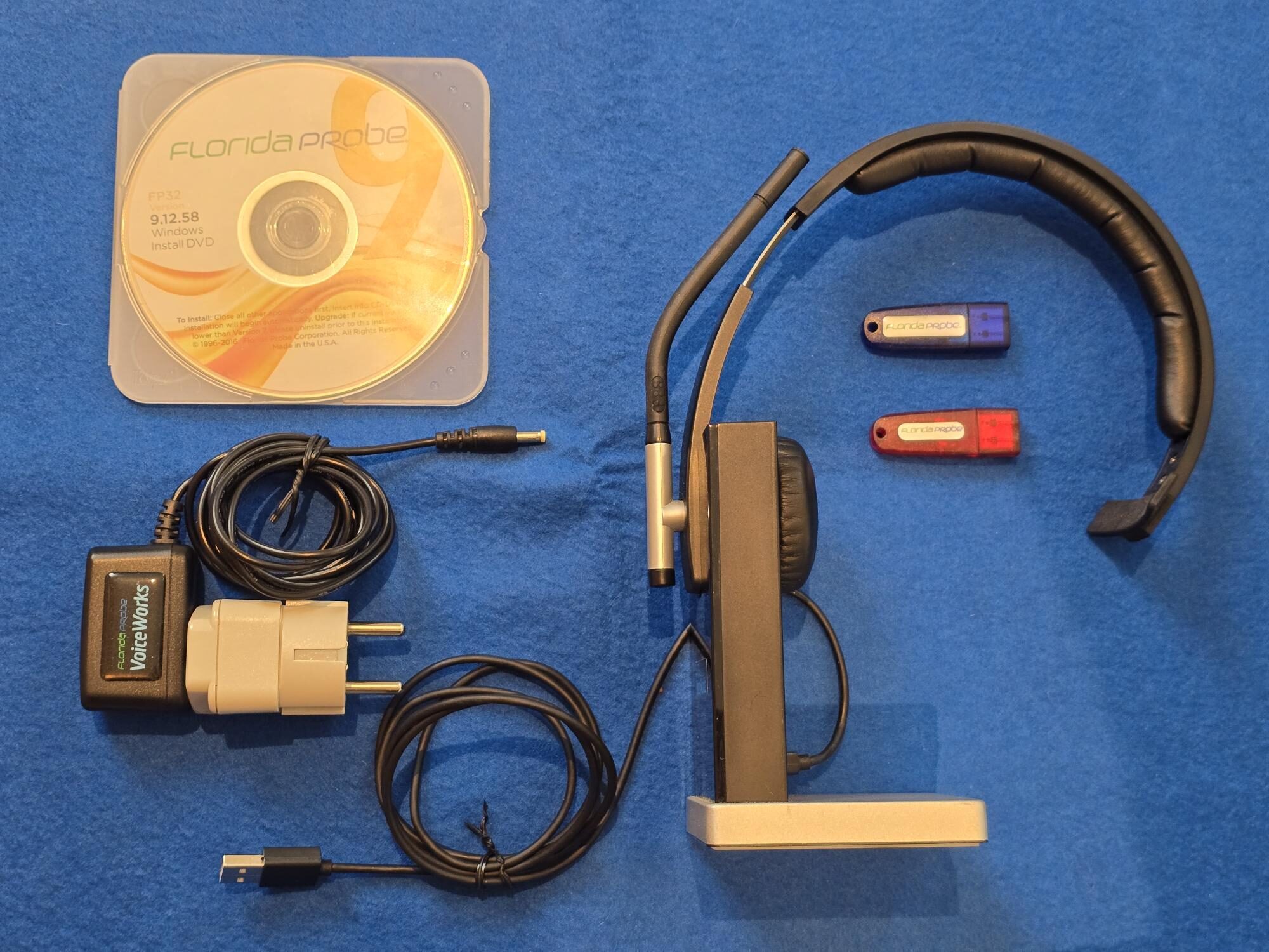 Florida Probe „VoiceWorks“ FP32” System mit Mikrofon-Headset für Stimm-Diktat der Sondierungswerte: Neu und komplett mit FloridaProbe-Software auf USB-Stick und USB-Lizenz-Dongel für Windows 10 und Windows 11 | 409630