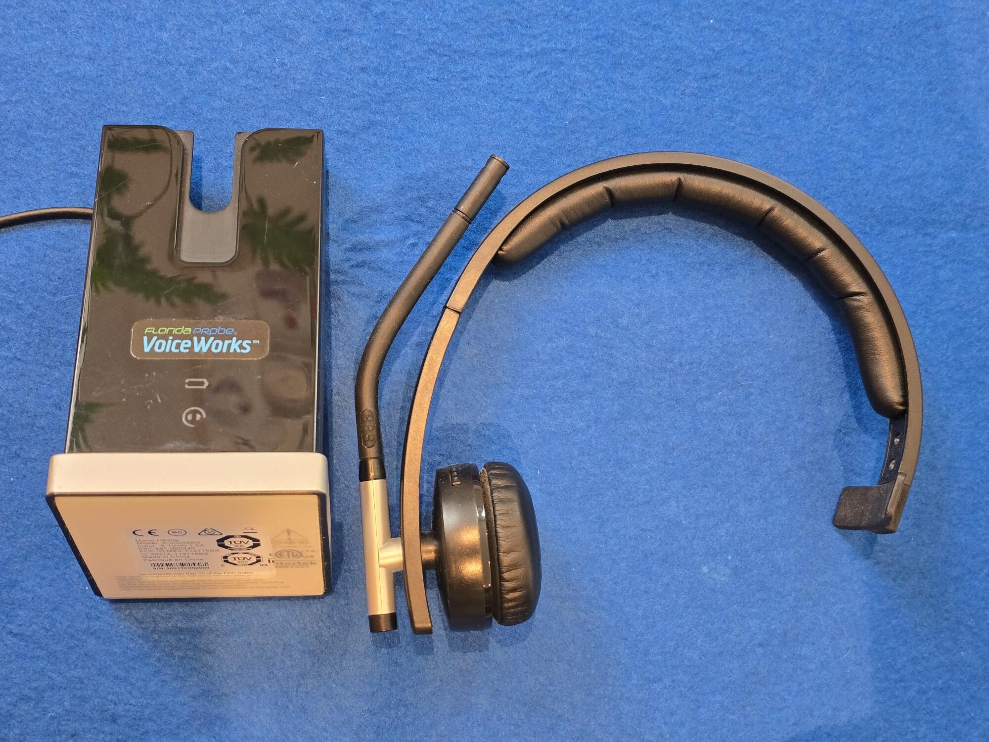 Florida Probe „VoiceWorks“ FP32” System mit Mikrofon-Headset für Stimm-Diktat der Sondierungswerte: Neu und komplett mit FloridaProbe-Software auf USB-Stick und USB-Lizenz-Dongel für Windows 10 und Windows 11 | 409631
